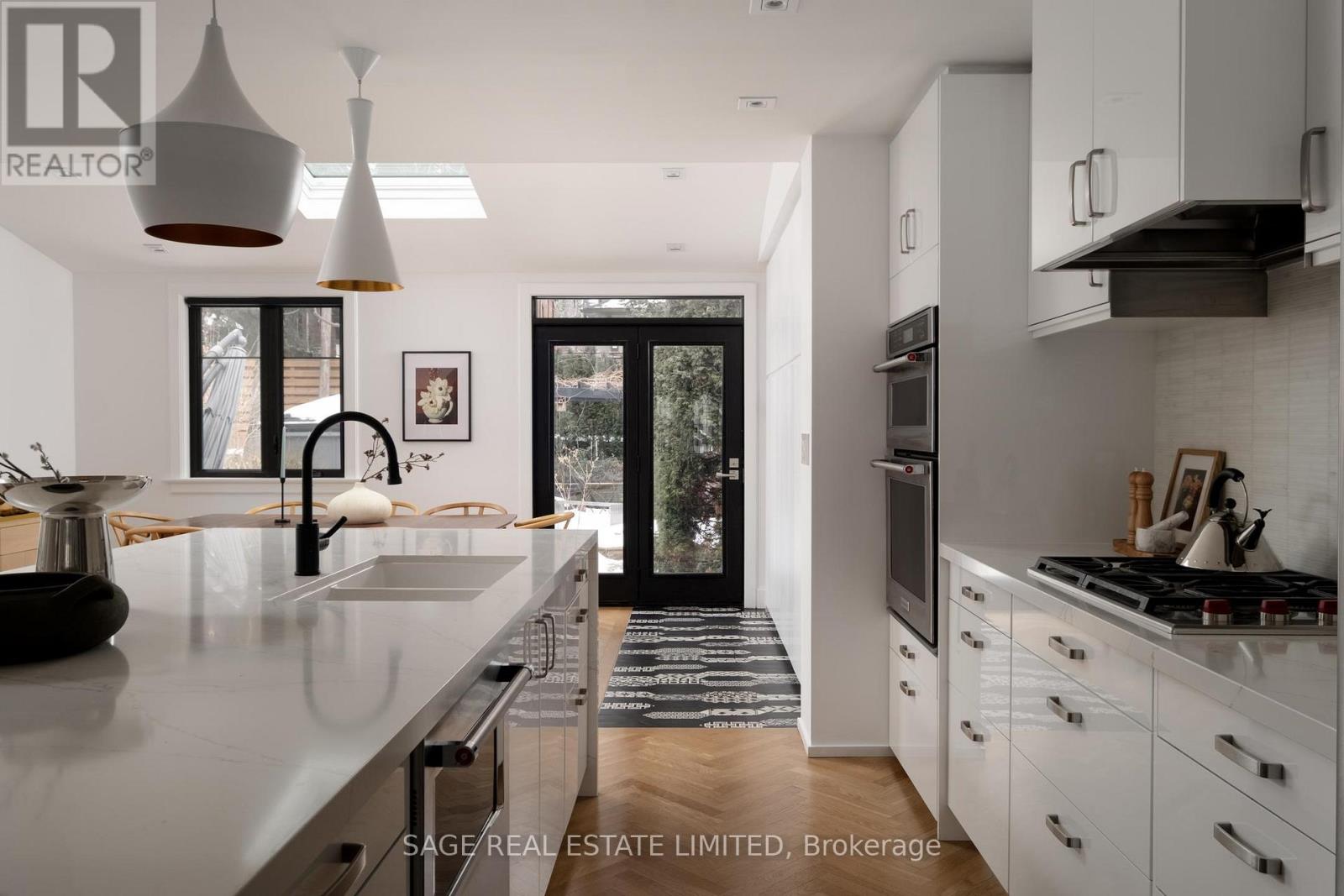 20 Verbena Avenue, Toronto, Ontario  M6S 1K1 - Photo 11 - W12832442