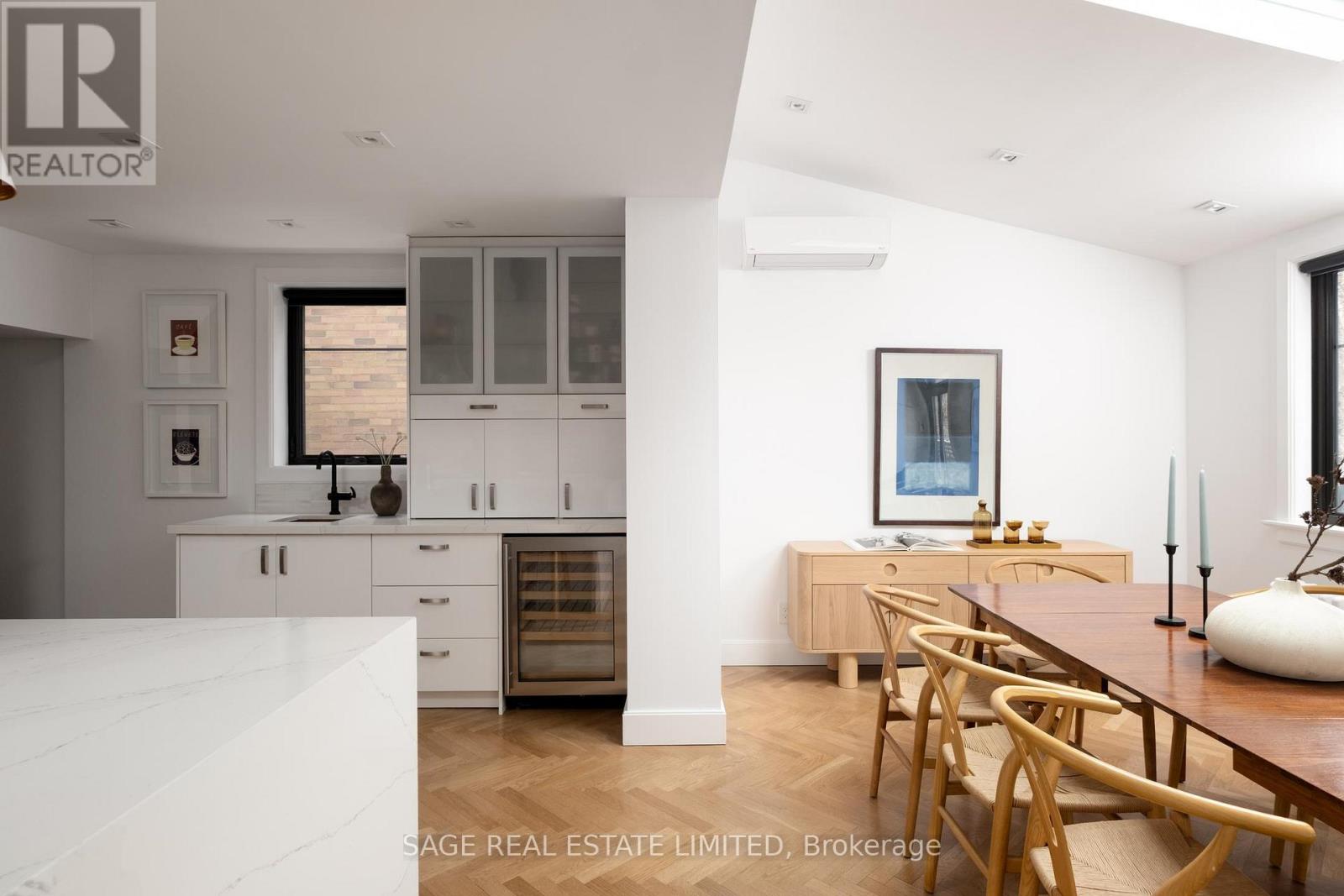 20 Verbena Avenue, Toronto, Ontario  M6S 1K1 - Photo 14 - W12832442