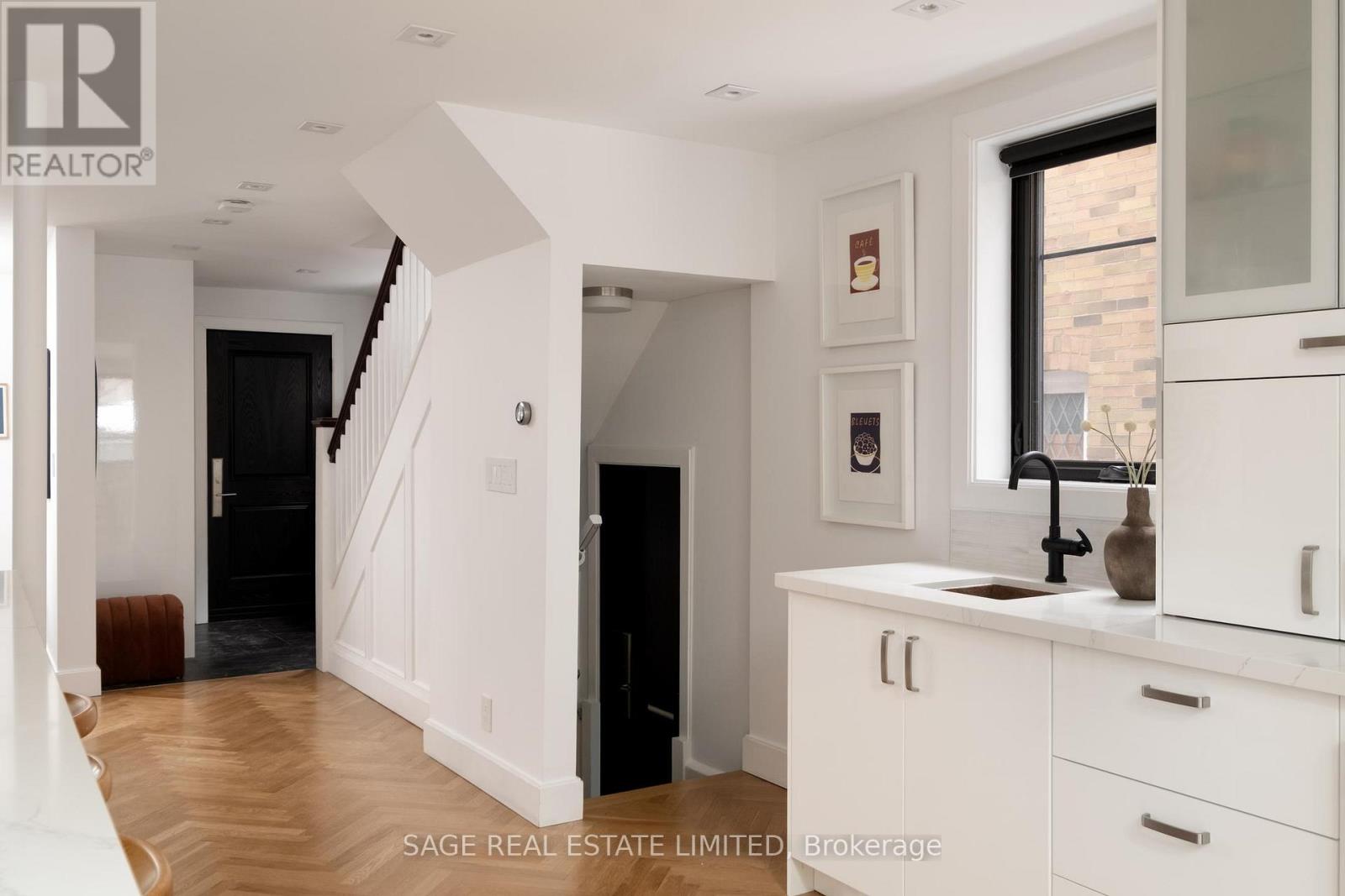 20 Verbena Avenue, Toronto, Ontario  M6S 1K1 - Photo 17 - W12832442