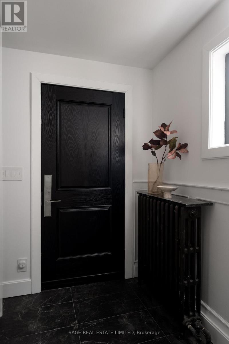 20 Verbena Avenue, Toronto, Ontario  M6S 1K1 - Photo 18 - W12832442