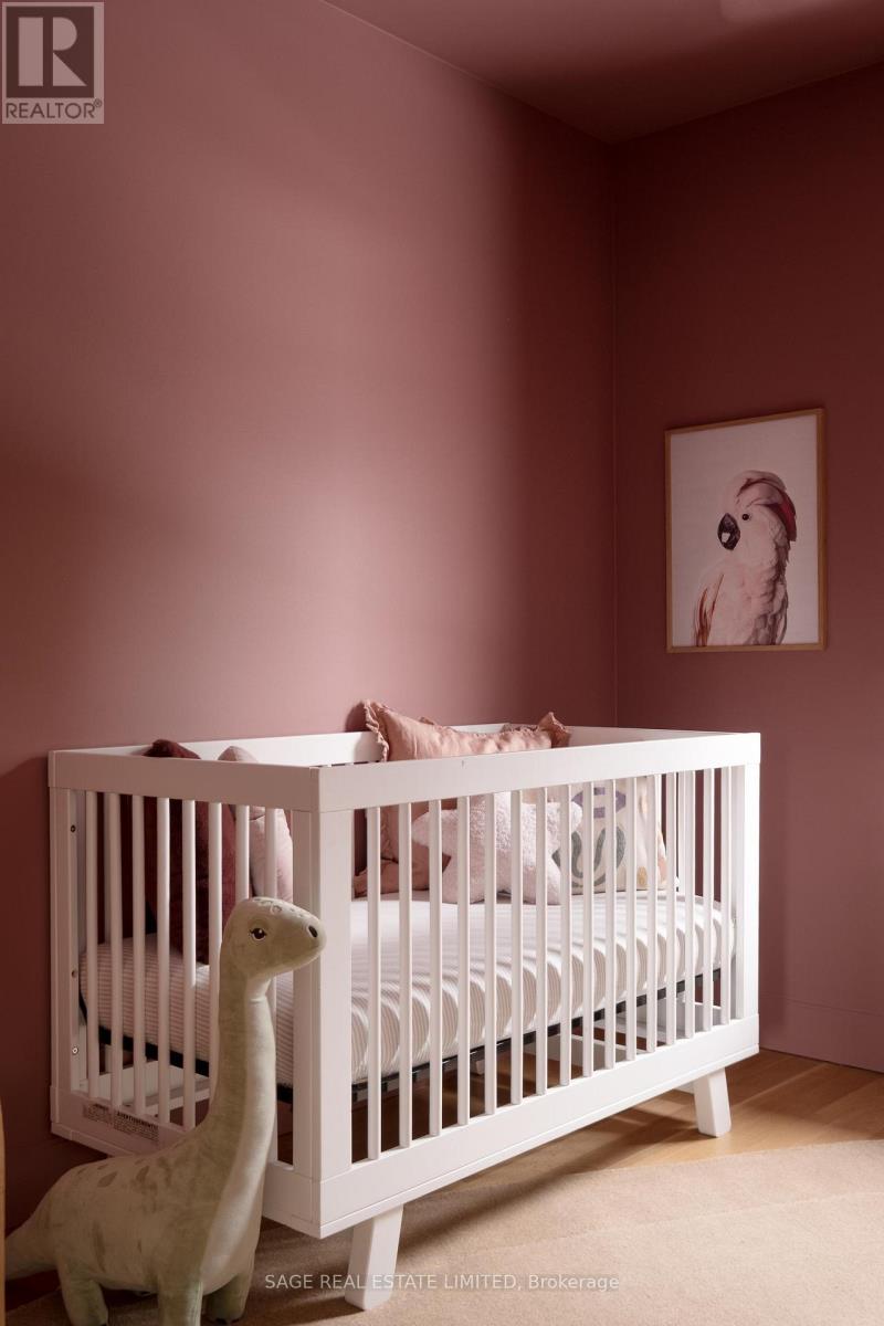 20 Verbena Avenue, Toronto, Ontario  M6S 1K1 - Photo 26 - W12832442