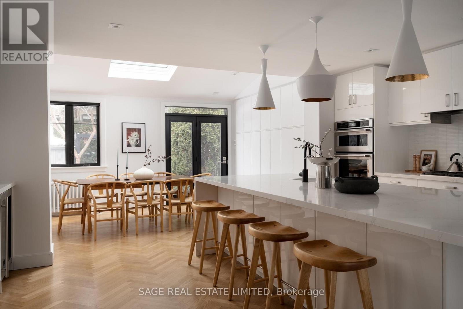 20 Verbena Avenue, Toronto, Ontario  M6S 1K1 - Photo 7 - W12832442