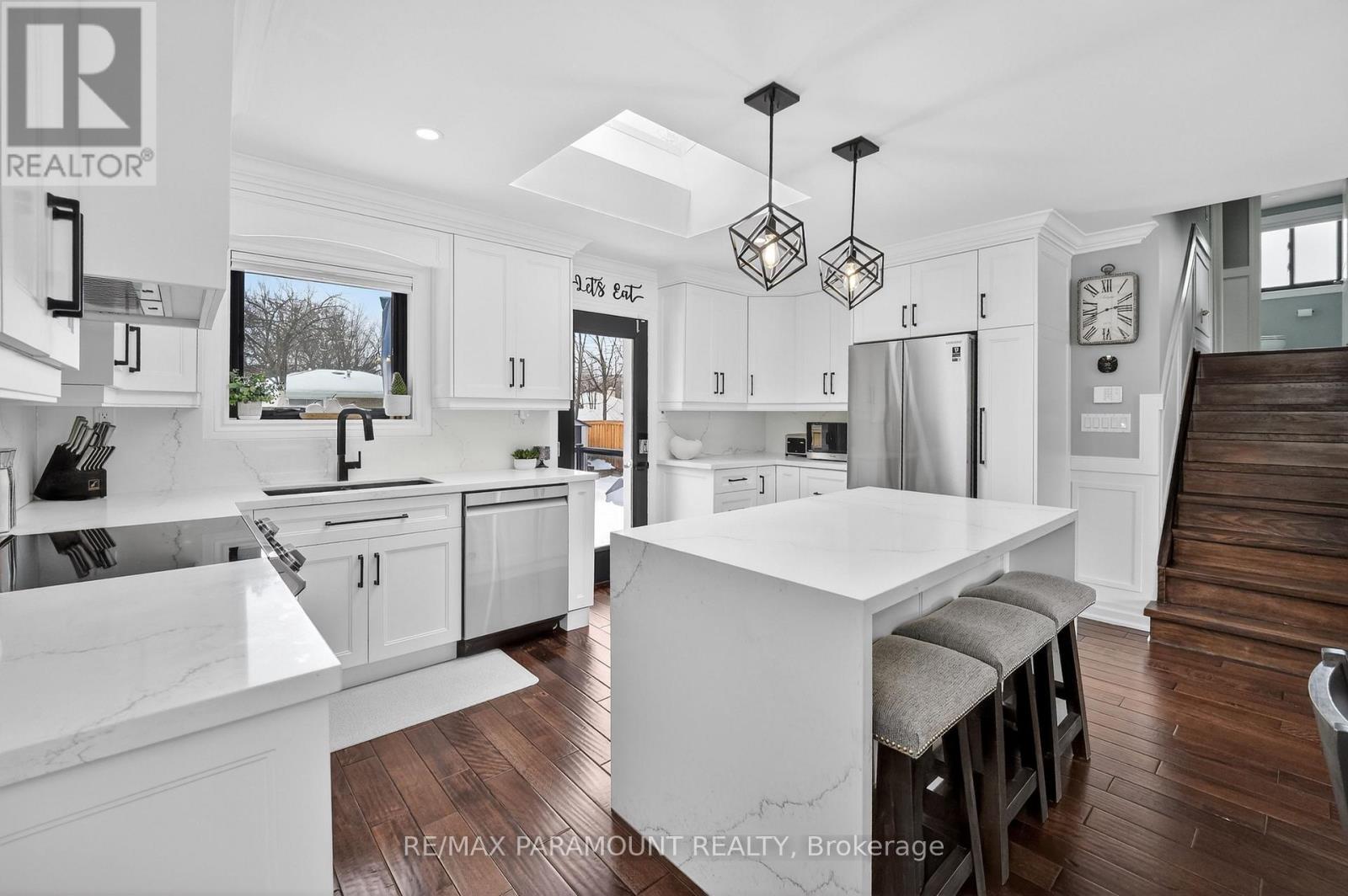 10 Farmington Drive, Brampton, Ontario  L6W 2V2 - Photo 15 - W12832452