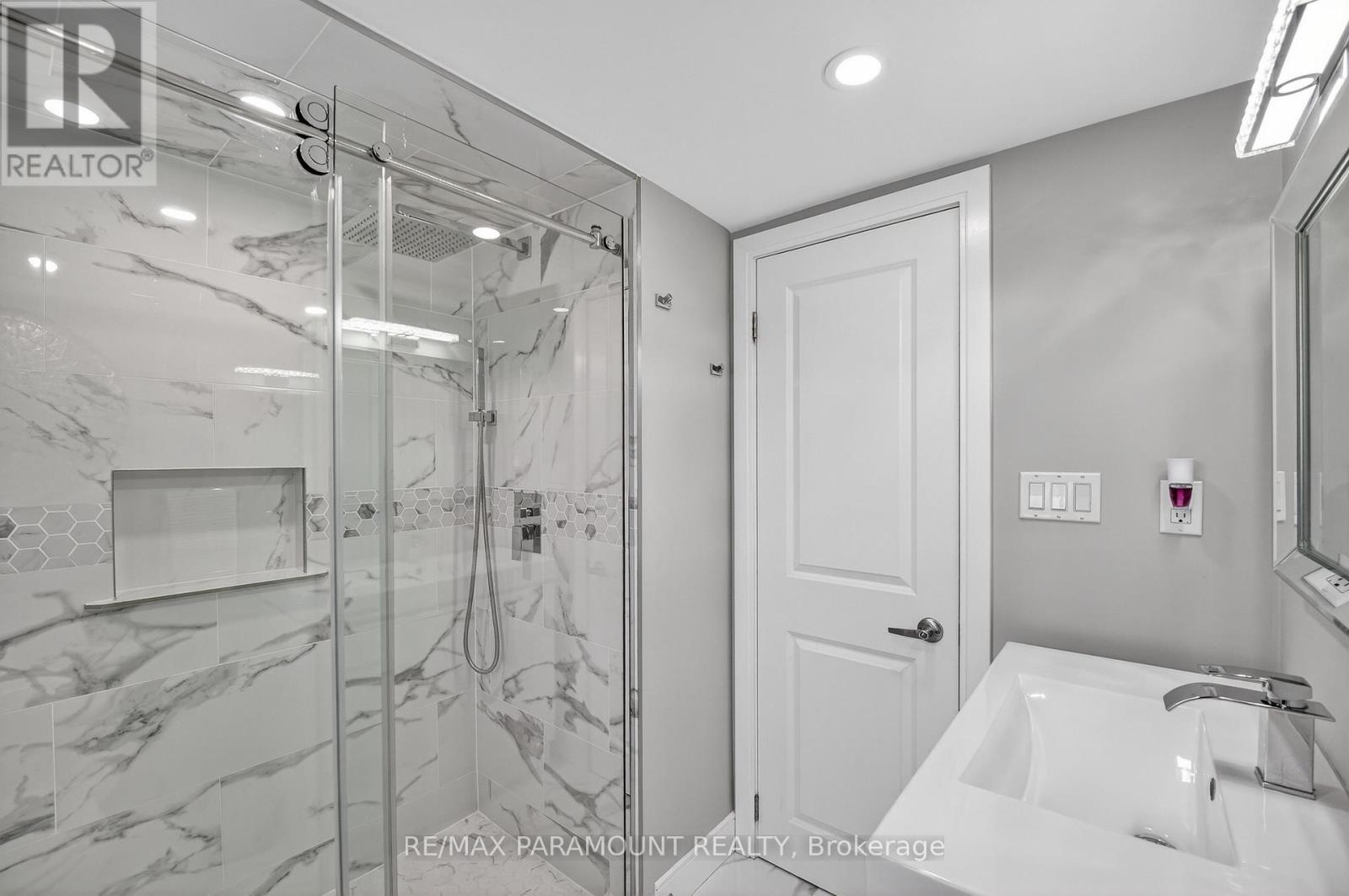 10 Farmington Drive, Brampton, Ontario  L6W 2V2 - Photo 29 - W12832452