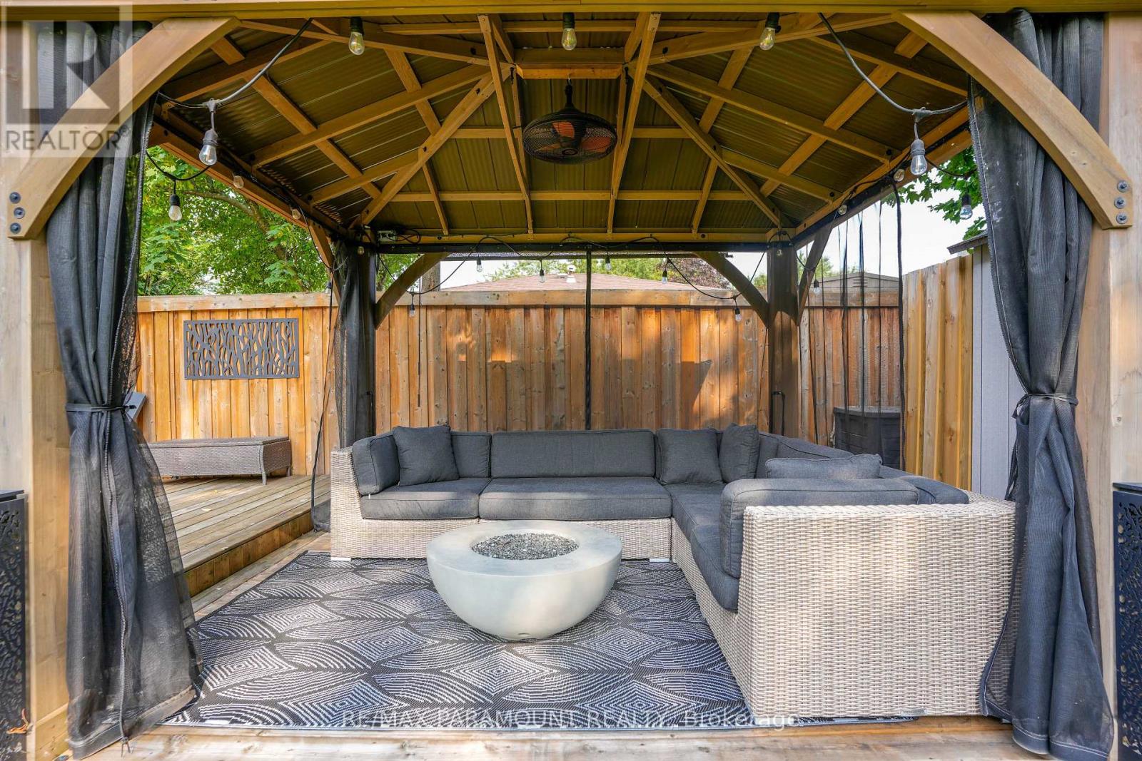 10 Farmington Drive, Brampton, Ontario  L6W 2V2 - Photo 39 - W12832452