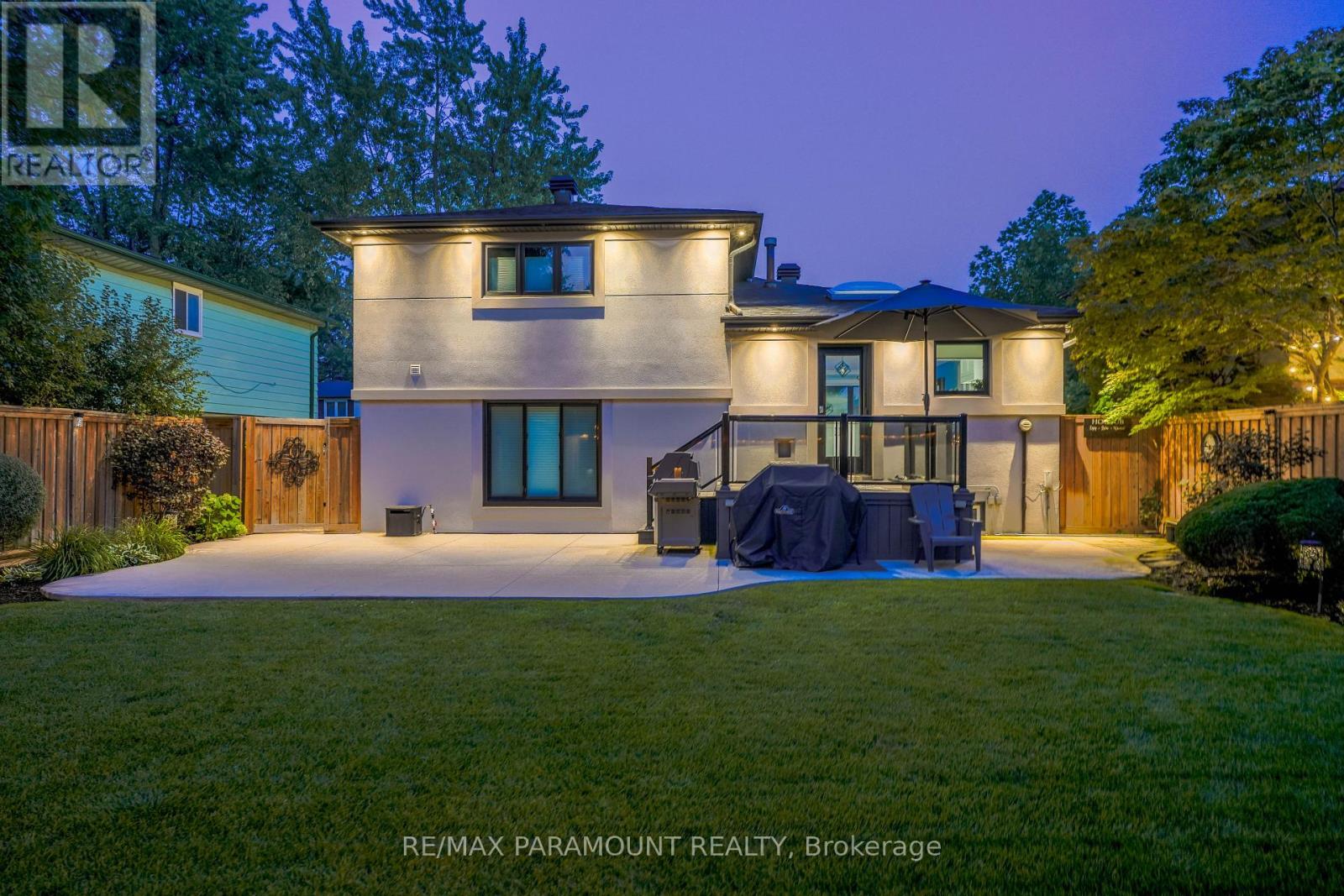 10 Farmington Drive, Brampton, Ontario  L6W 2V2 - Photo 4 - W12832452