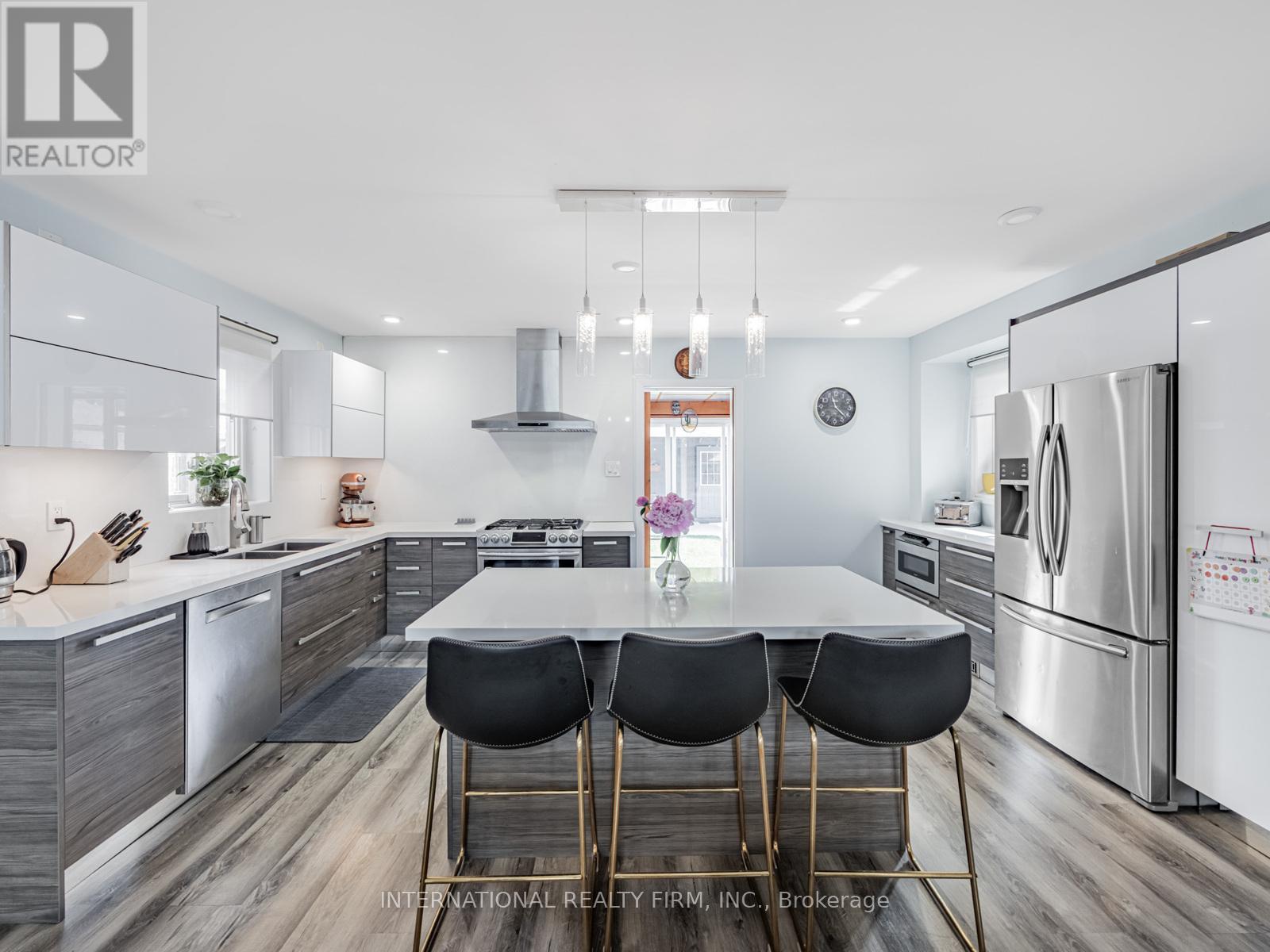 49 Lapp Street, Toronto, Ontario  M6N 3W5 - Photo 11 - W12832454