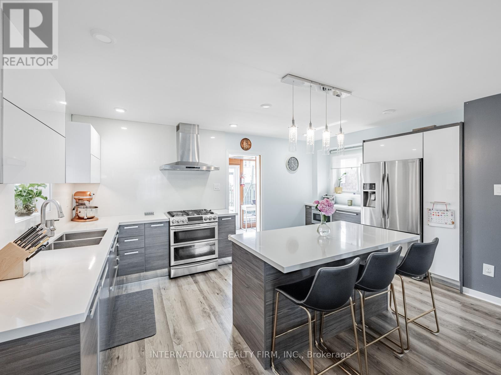 49 Lapp Street, Toronto, Ontario  M6N 3W5 - Photo 12 - W12832454