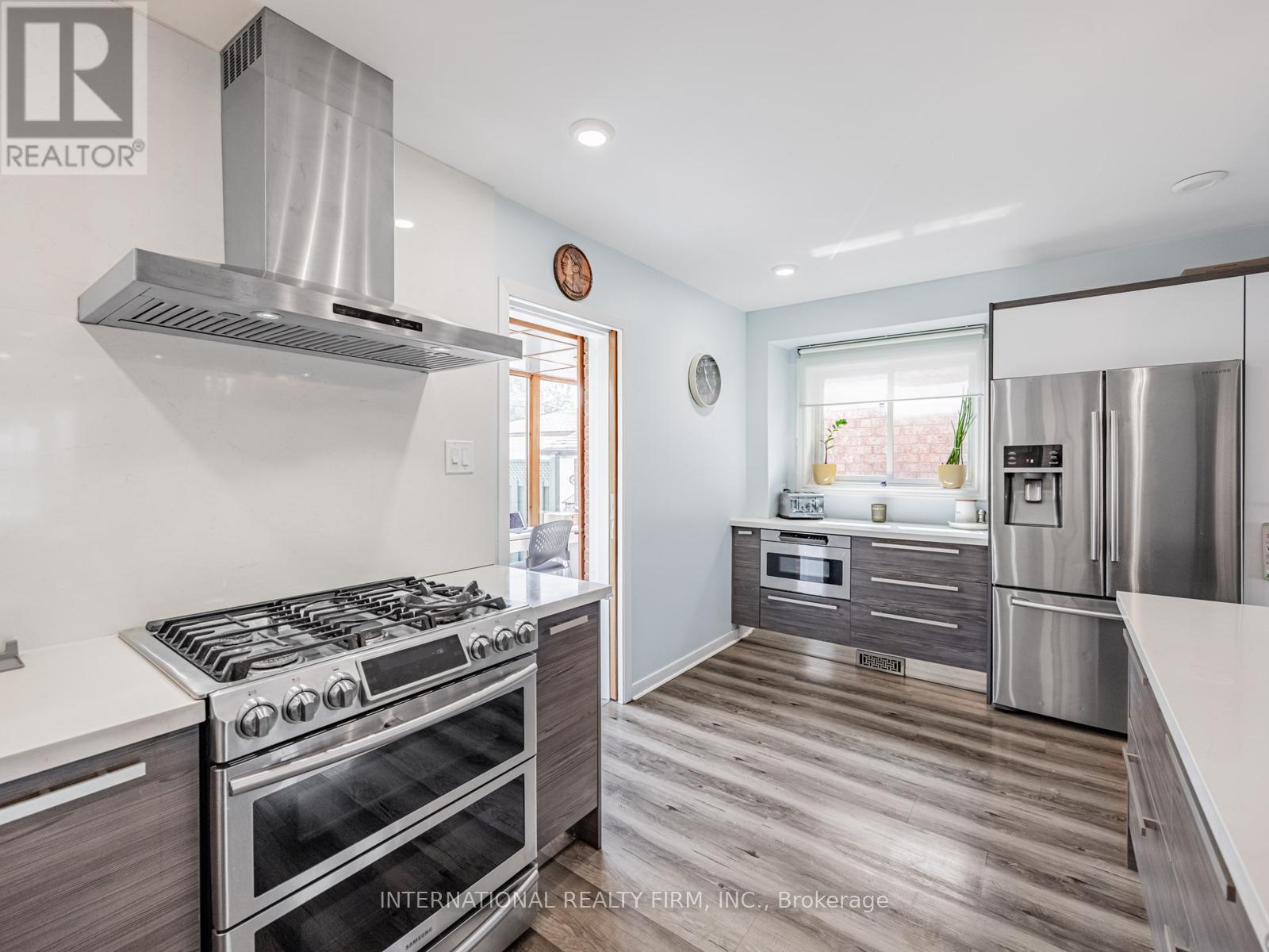 49 Lapp Street, Toronto, Ontario  M6N 3W5 - Photo 14 - W12832454