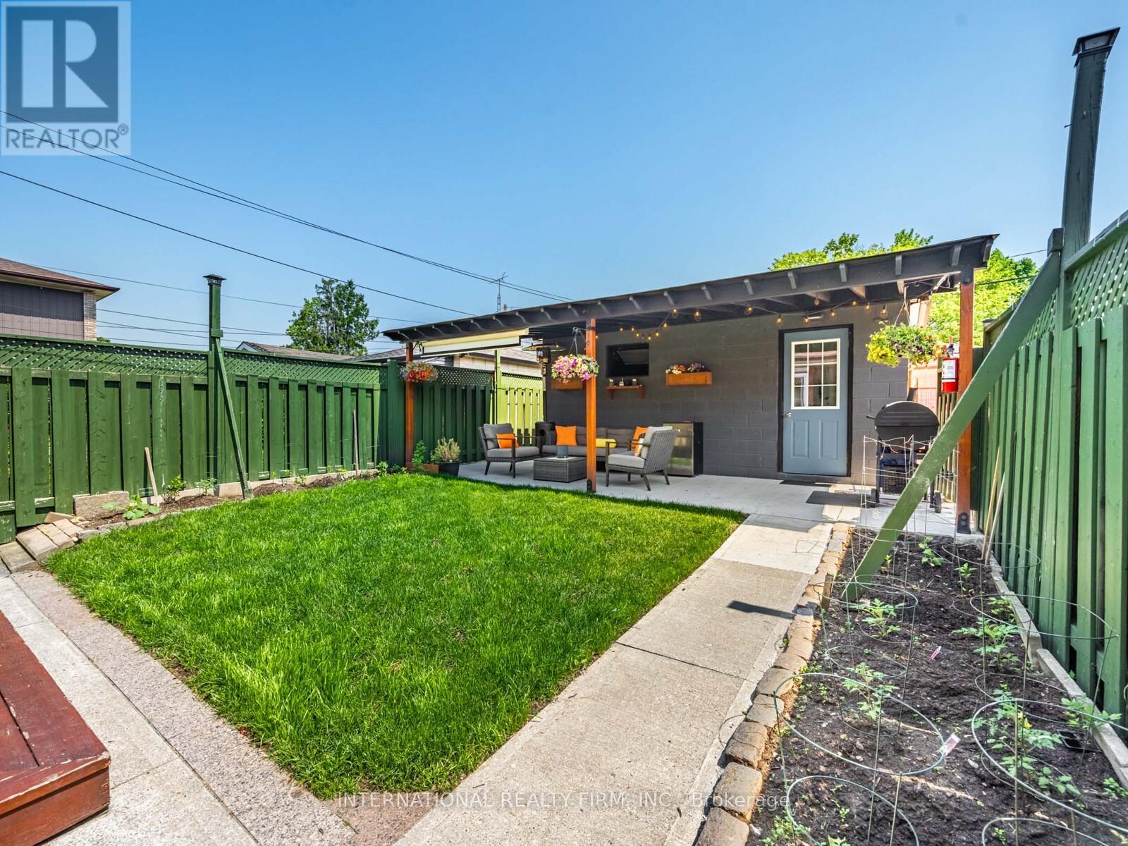 49 Lapp Street, Toronto, Ontario  M6N 3W5 - Photo 37 - W12832454