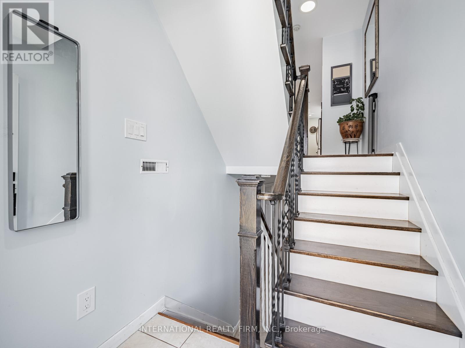 49 Lapp Street, Toronto, Ontario  M6N 3W5 - Photo 5 - W12832454