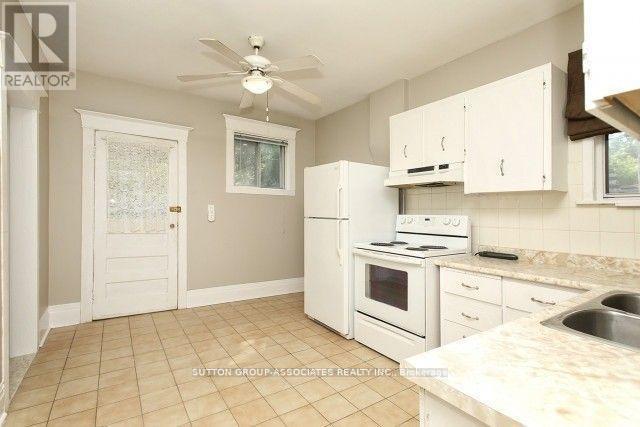 Main - 57 Aziel Street, Toronto, Ontario  M6P 2N8 - Photo 10 - W12832494