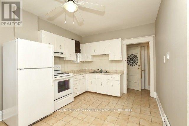 Main - 57 Aziel Street, Toronto, Ontario  M6P 2N8 - Photo 9 - W12832494