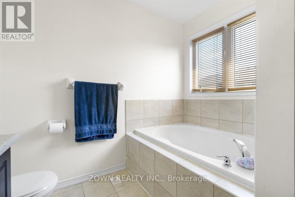 101 Warner Lane, Brantford, Ontario  N3T 5L5 - Photo 23 - X12832418