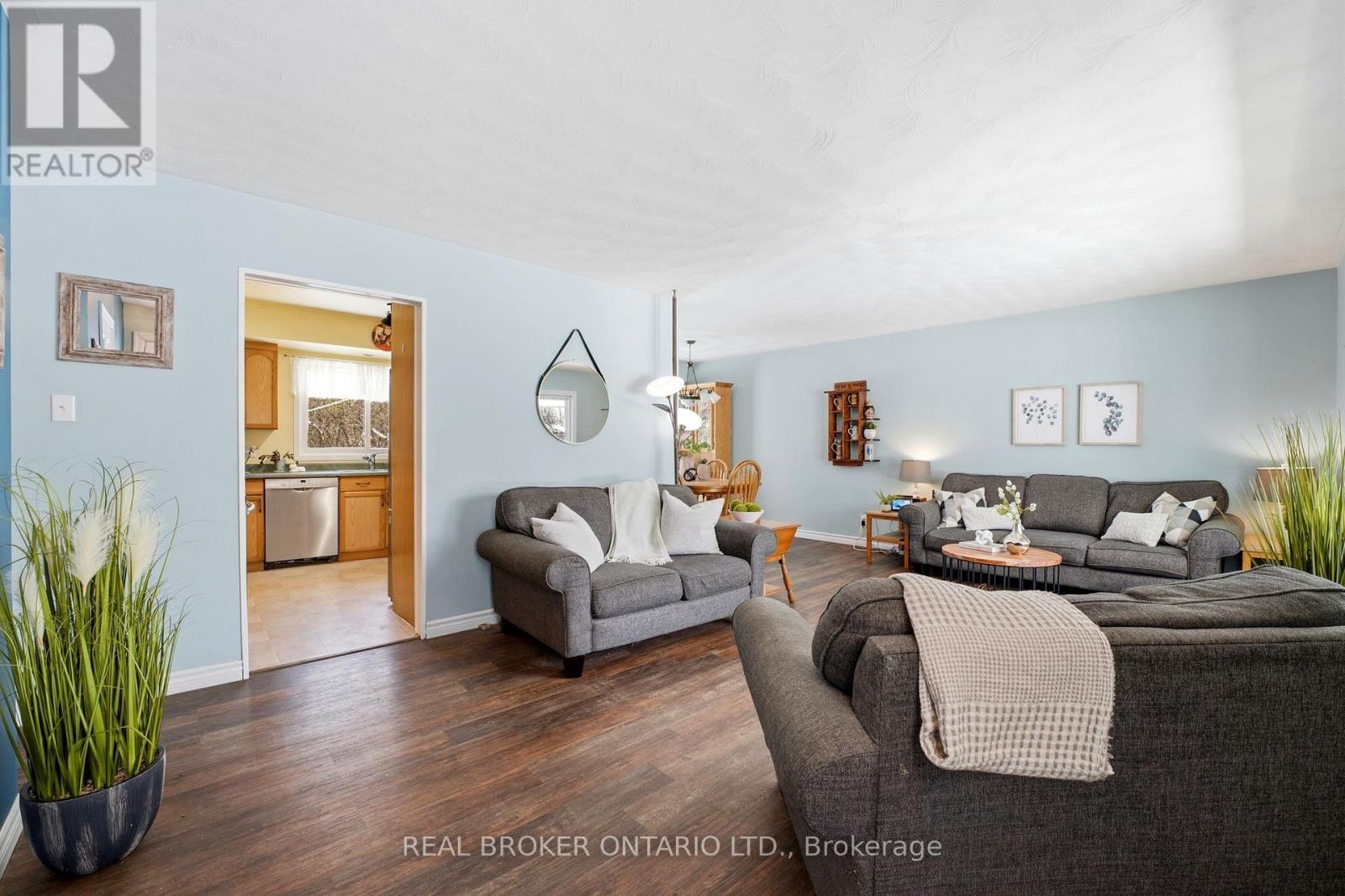 69 Second Street, Woolwich, Ontario  N3B 1H6 - Photo 5 - X12832440