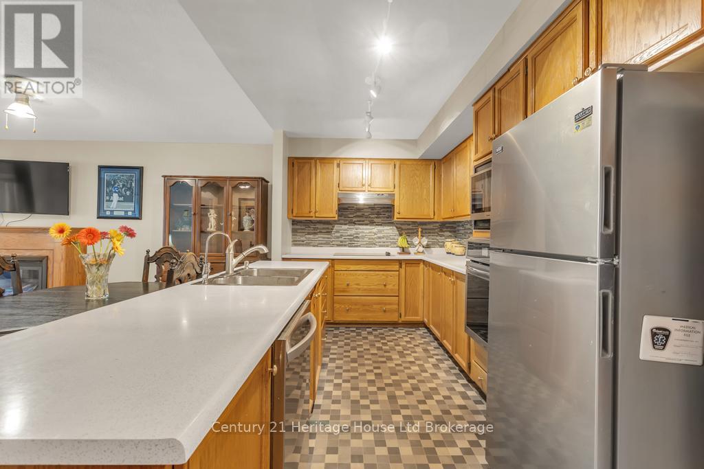 26 Seres Drive, Tillsonburg, Ontario  N4G 5G1 - Photo 6 - X12832524