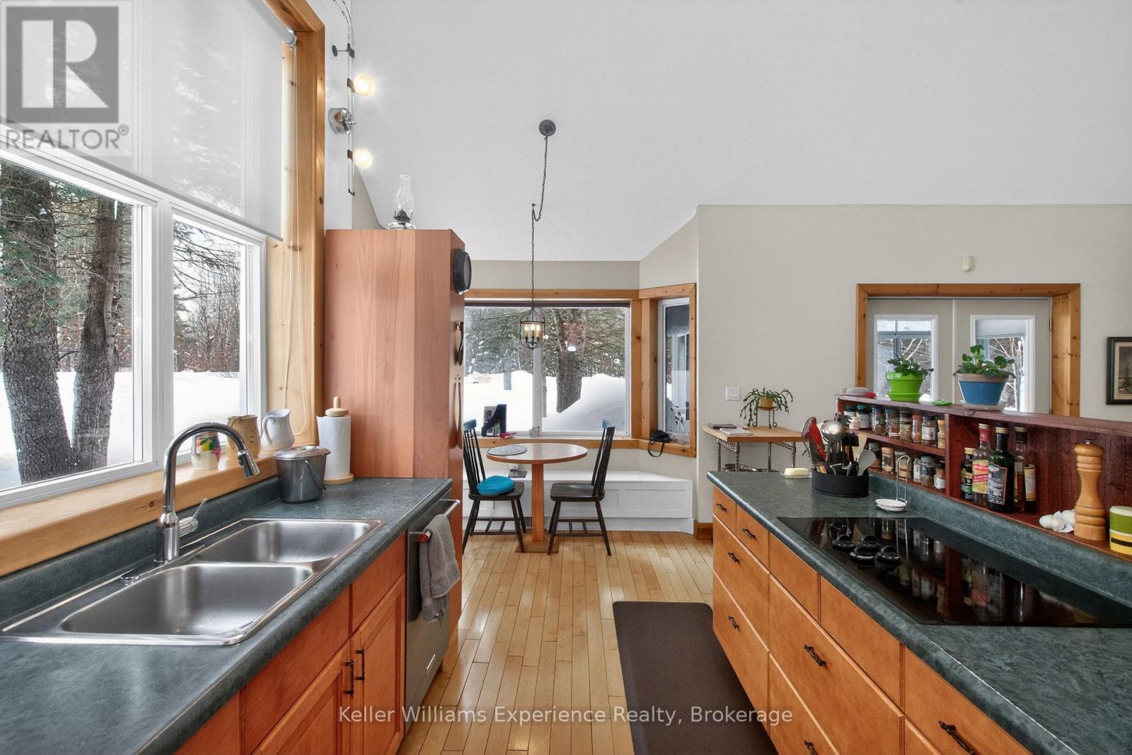 257 15 Concession E, Tiny, Ontario L9M 0N5 - Photo 10 - S12832532