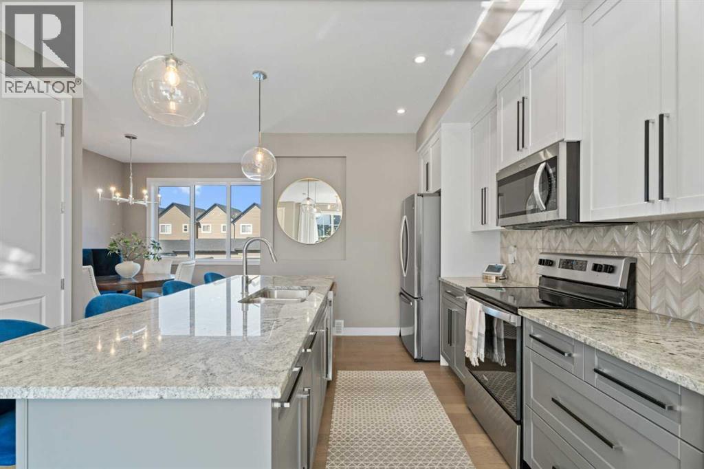 332 Lawthorn Way Se, Airdrie, Alberta  T4A 3M7 - Photo 11 - A2287750