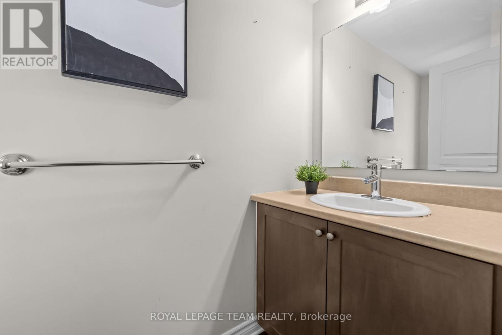 92 Stockholm Private, Ottawa, Ontario  K4M 0G9 - Photo 3 - X12832512