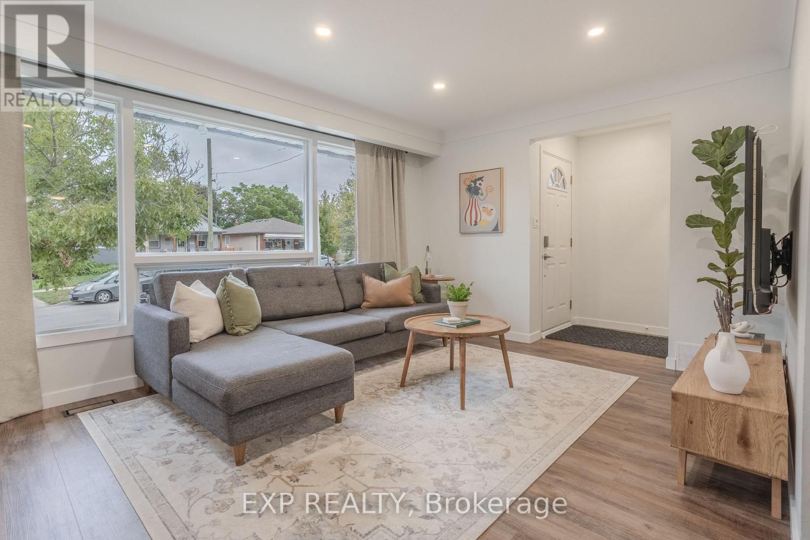 12 Lailey Street, St. Catharines, Ontario  L2M 5G8 - Photo 2 - X12832522