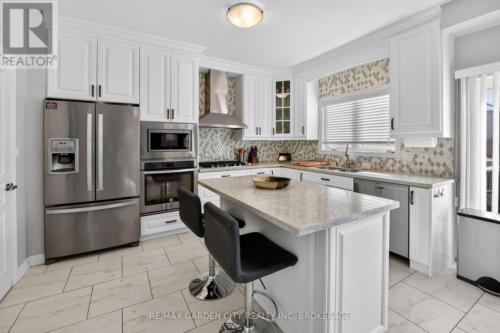 4 Riley Avenue, Pelham (Fonthill), Ontario  L0S 1E6 - Photo 16 - X12832542