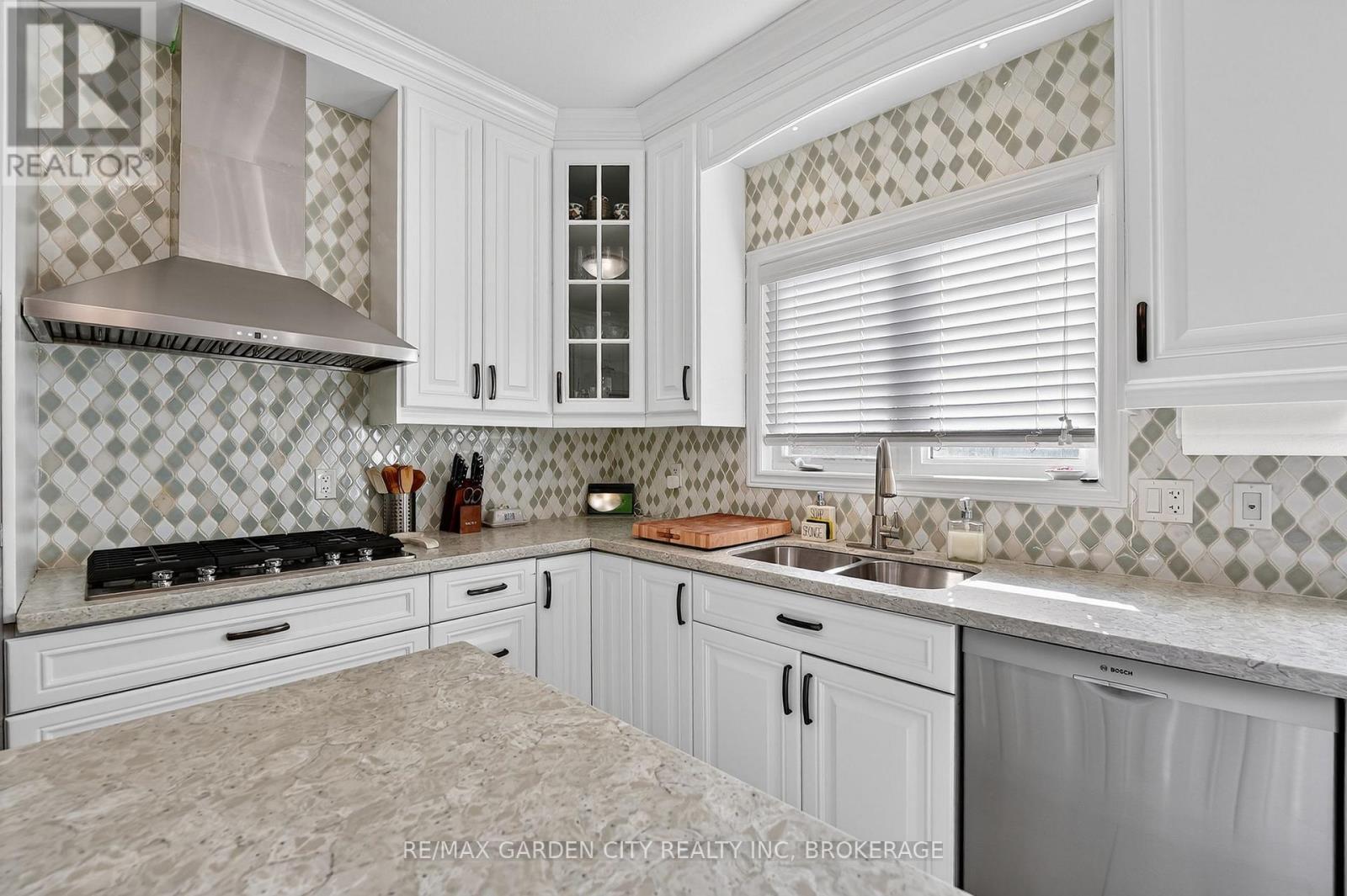 4 Riley Avenue, Pelham (Fonthill), Ontario  L0S 1E6 - Photo 18 - X12832542