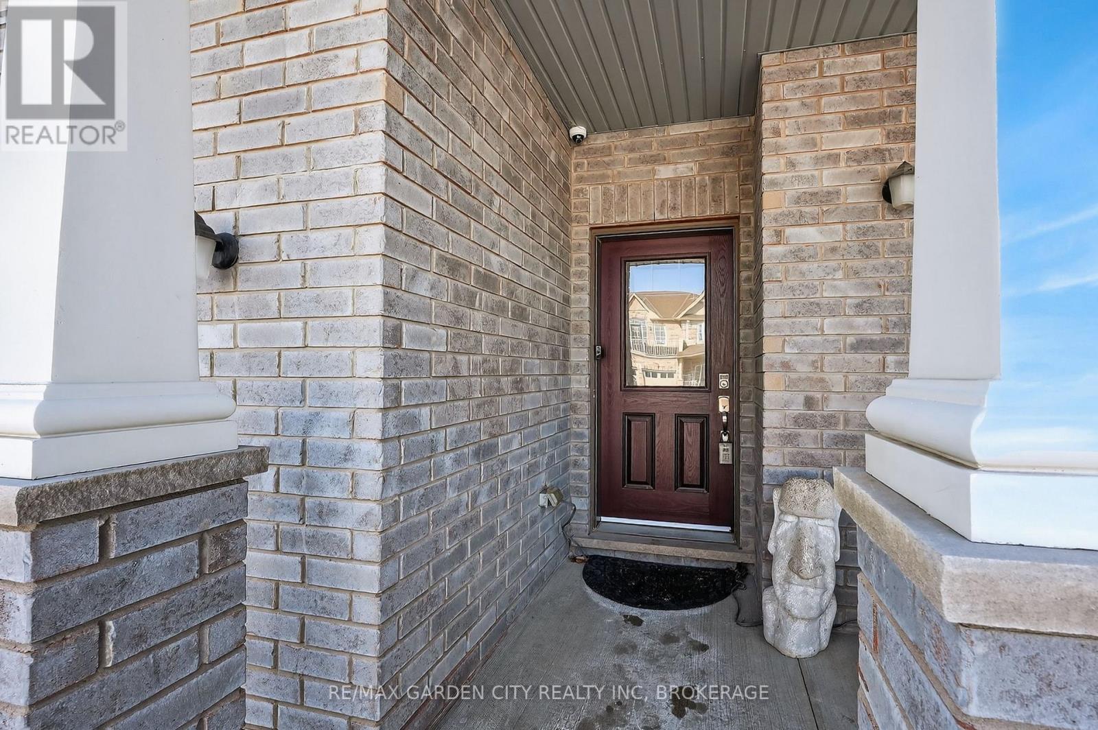 4 Riley Avenue, Pelham (Fonthill), Ontario  L0S 1E6 - Photo 4 - X12832542