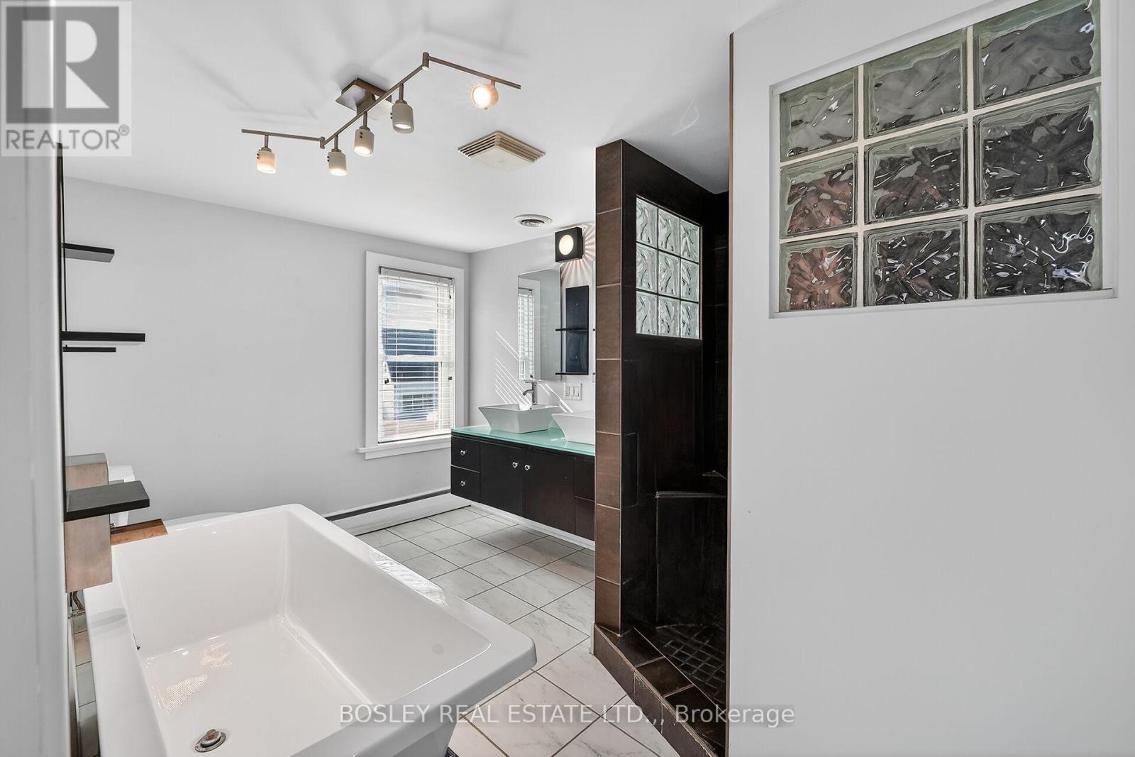 765 Lakeshore Road, Niagara-On-The-Lake (Lakeshore), Ontario  L0S 1J0 - Photo 19 - X12832554