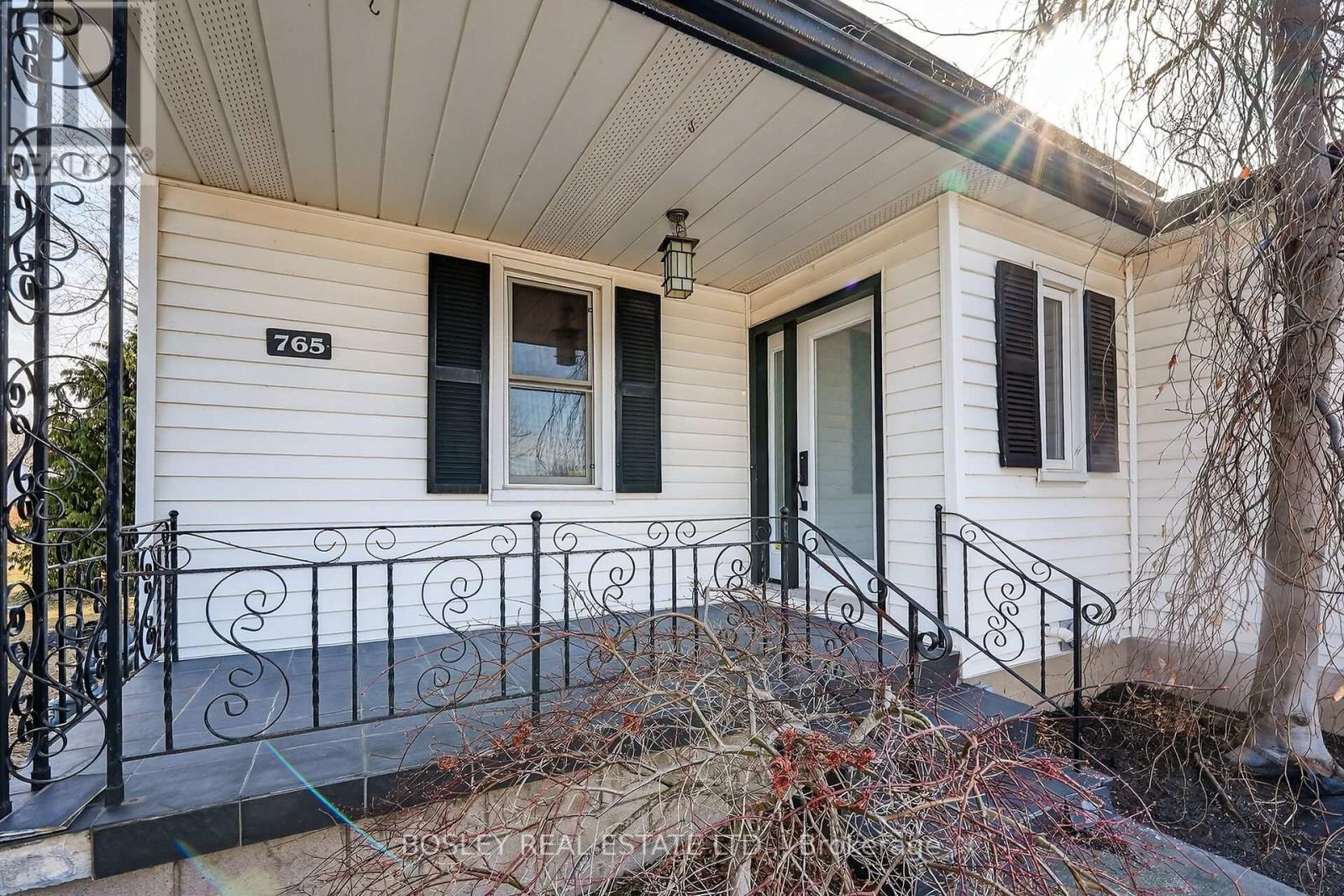 765 Lakeshore Road, Niagara-On-The-Lake (Lakeshore), Ontario  L0S 1J0 - Photo 3 - X12832554