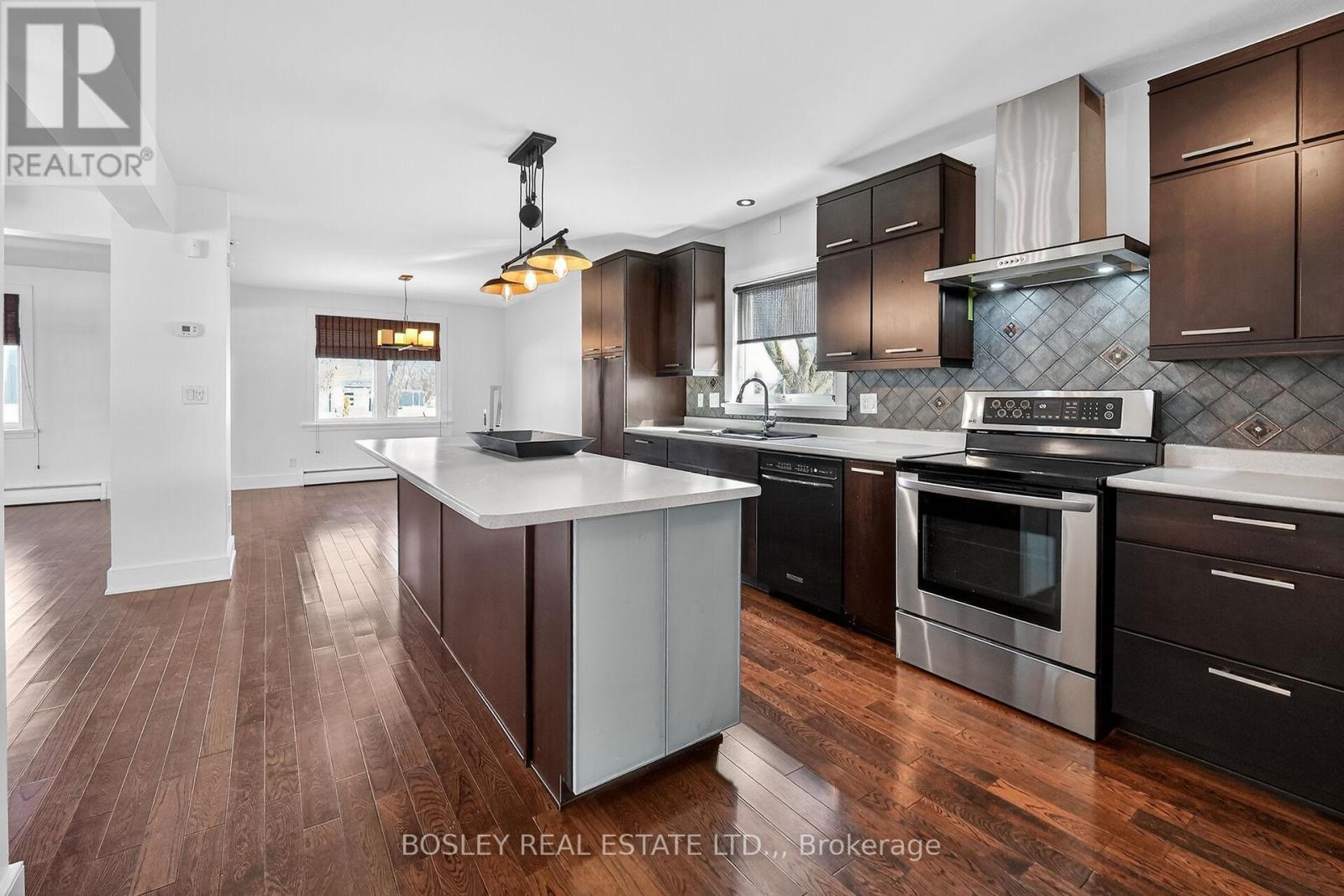 765 Lakeshore Road, Niagara-On-The-Lake (Lakeshore), Ontario  L0S 1J0 - Photo 7 - X12832554