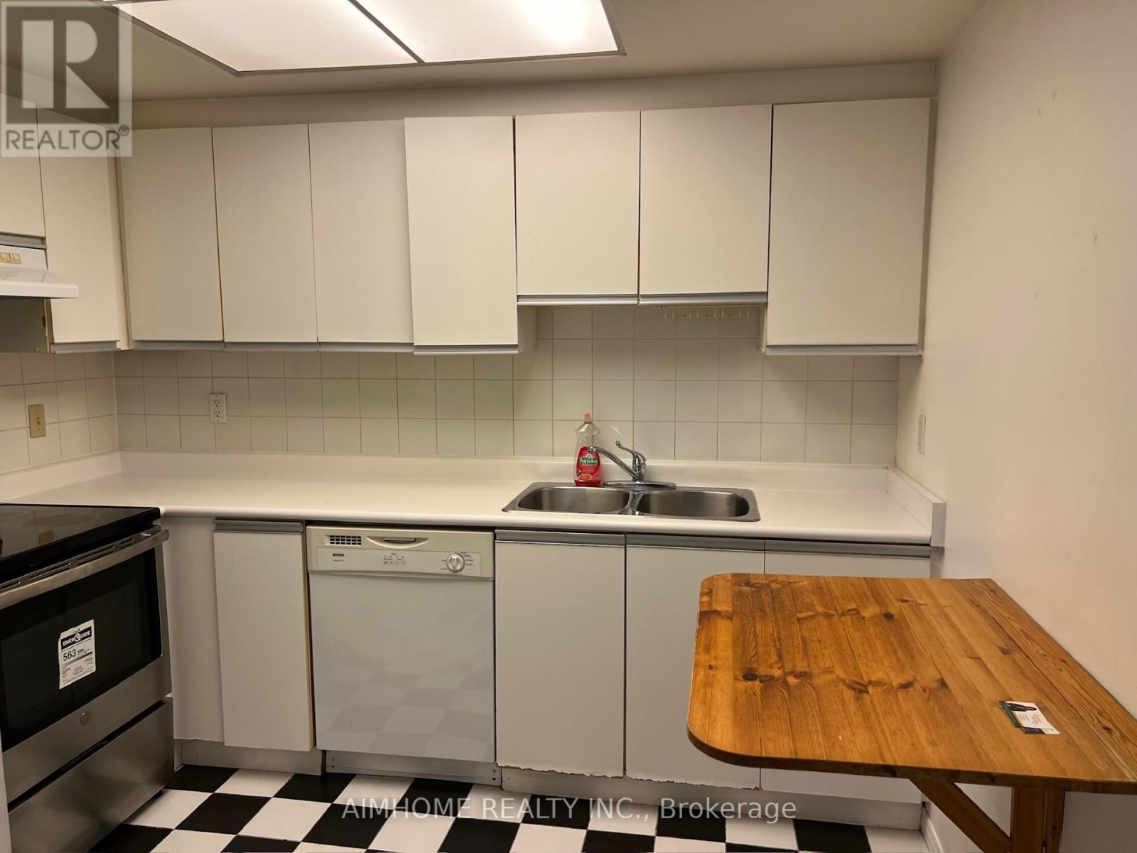 310 - 7 Bishop Avenue, Toronto, Ontario  M2M 4J4 - Photo 21 - C12675872