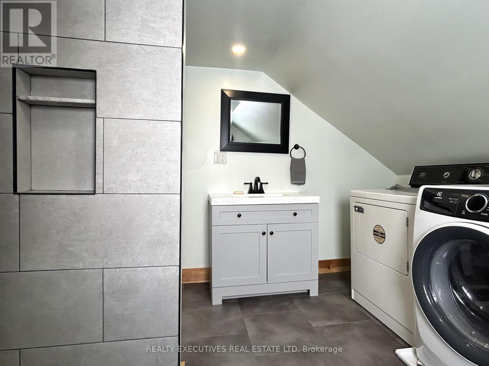 10030 Glen Stewart Road, South Dundas, Ontario  K0E 1C0 - Photo 17 - X12832520