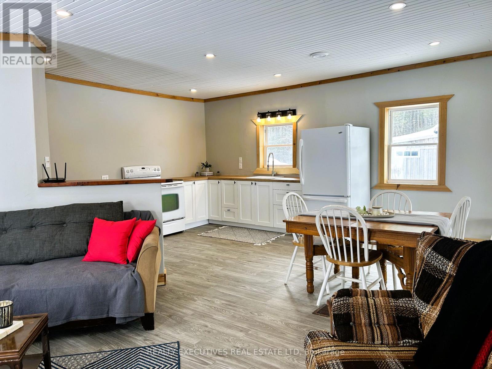 10030 Glen Stewart Road, South Dundas, Ontario  K0E 1C0 - Photo 6 - X12832520