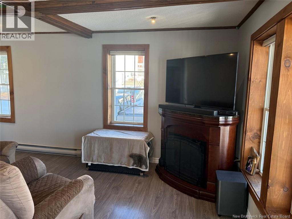 160 St-George Avenue, Edmundston, New Brunswick  E3V 2W4 - Photo 5 - NB134124