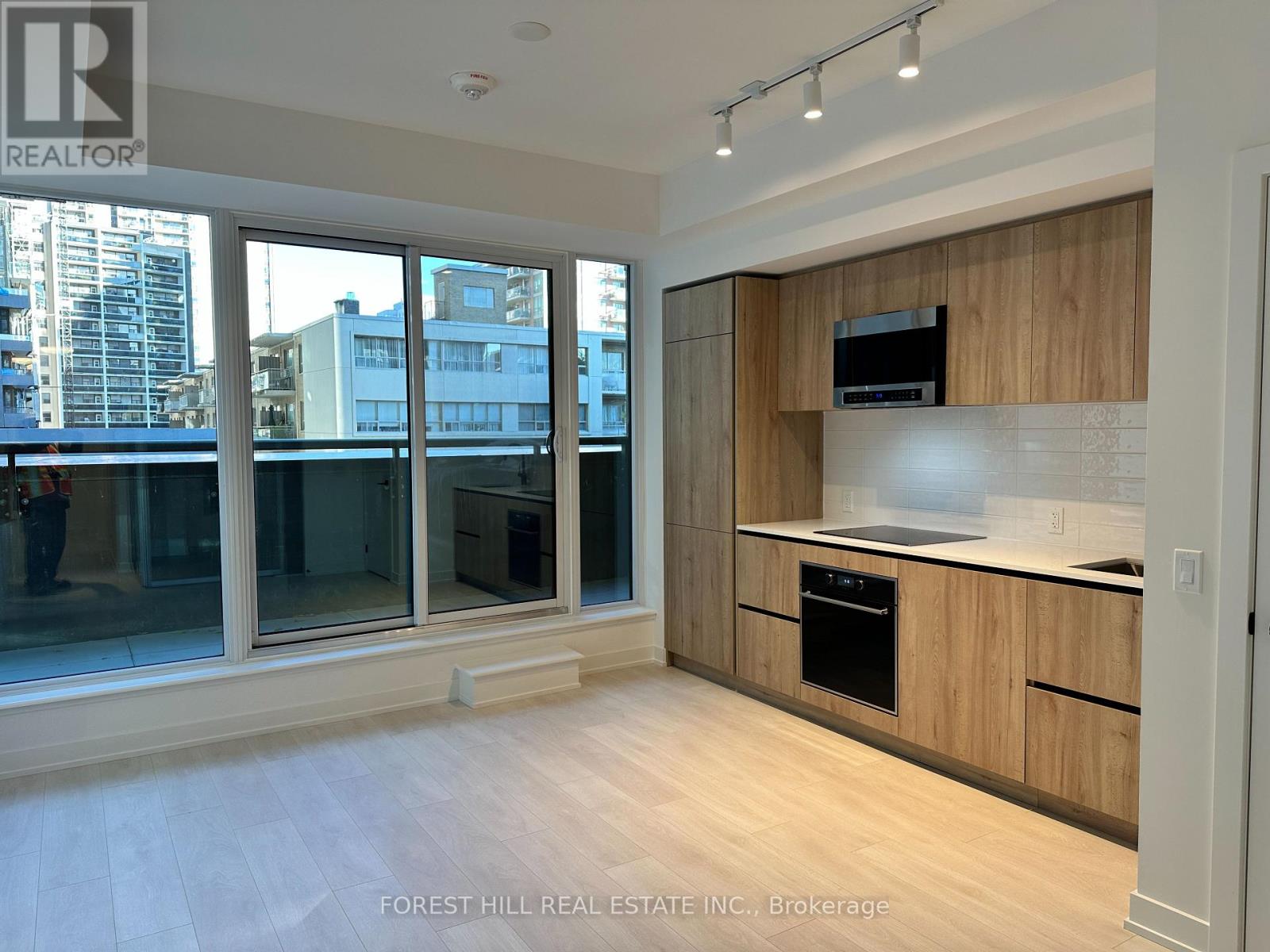 208 - 117 BROADWAY AVENUE Toronto (Mount Pleasant West), ON M4P 1V3