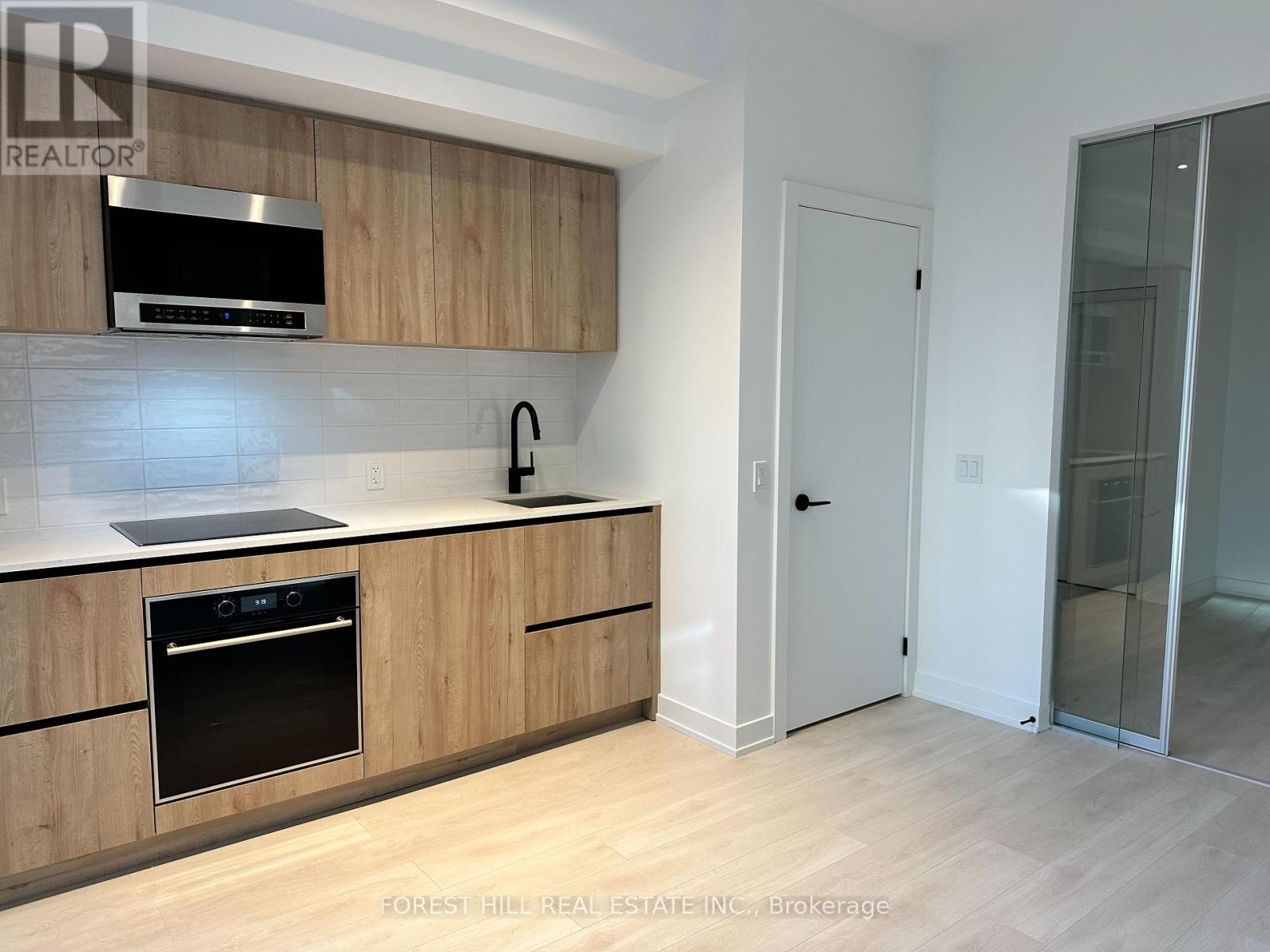 208 - 117 BROADWAY AVENUE Toronto (Mount Pleasant West), ON M4P 1V3