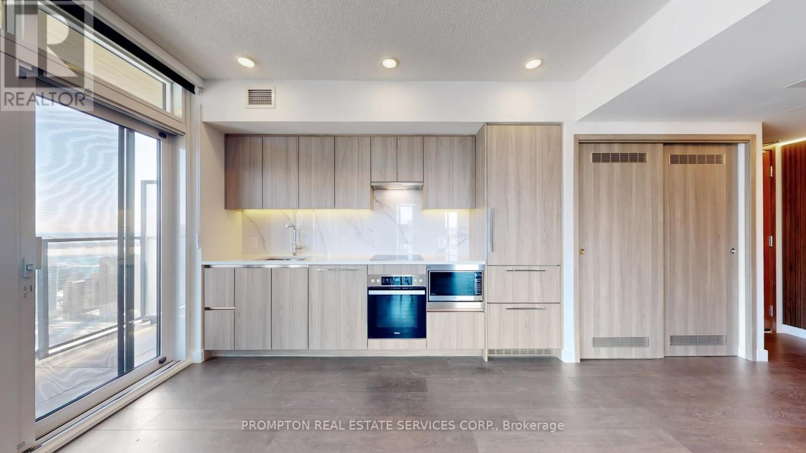 4303 - 1 Concord Cityplace Way, Toronto, Ontario  M5V 0X3 - Photo 16 - C12832534