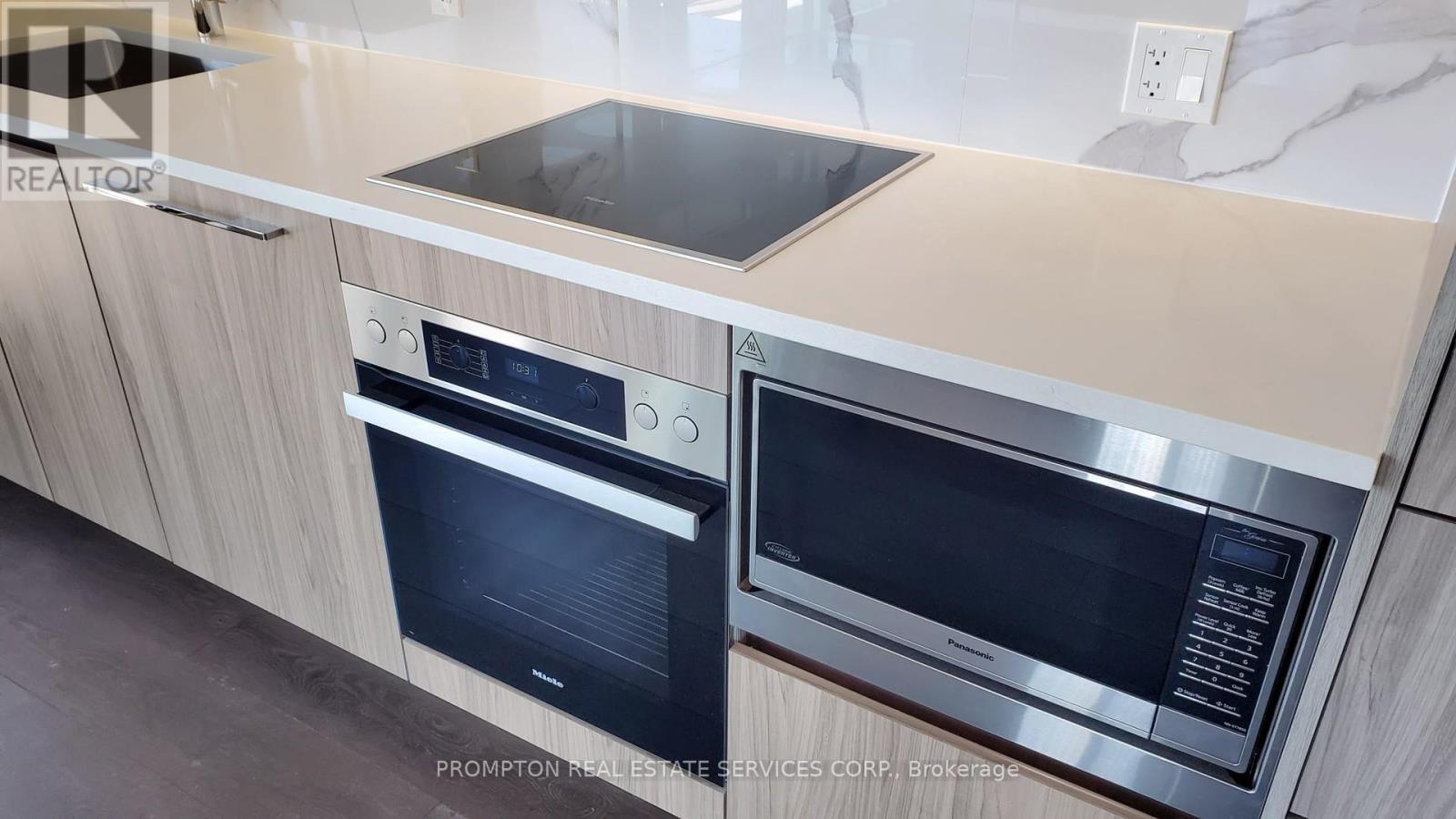 4303 - 1 Concord Cityplace Way, Toronto, Ontario  M5V 0X3 - Photo 17 - C12832534