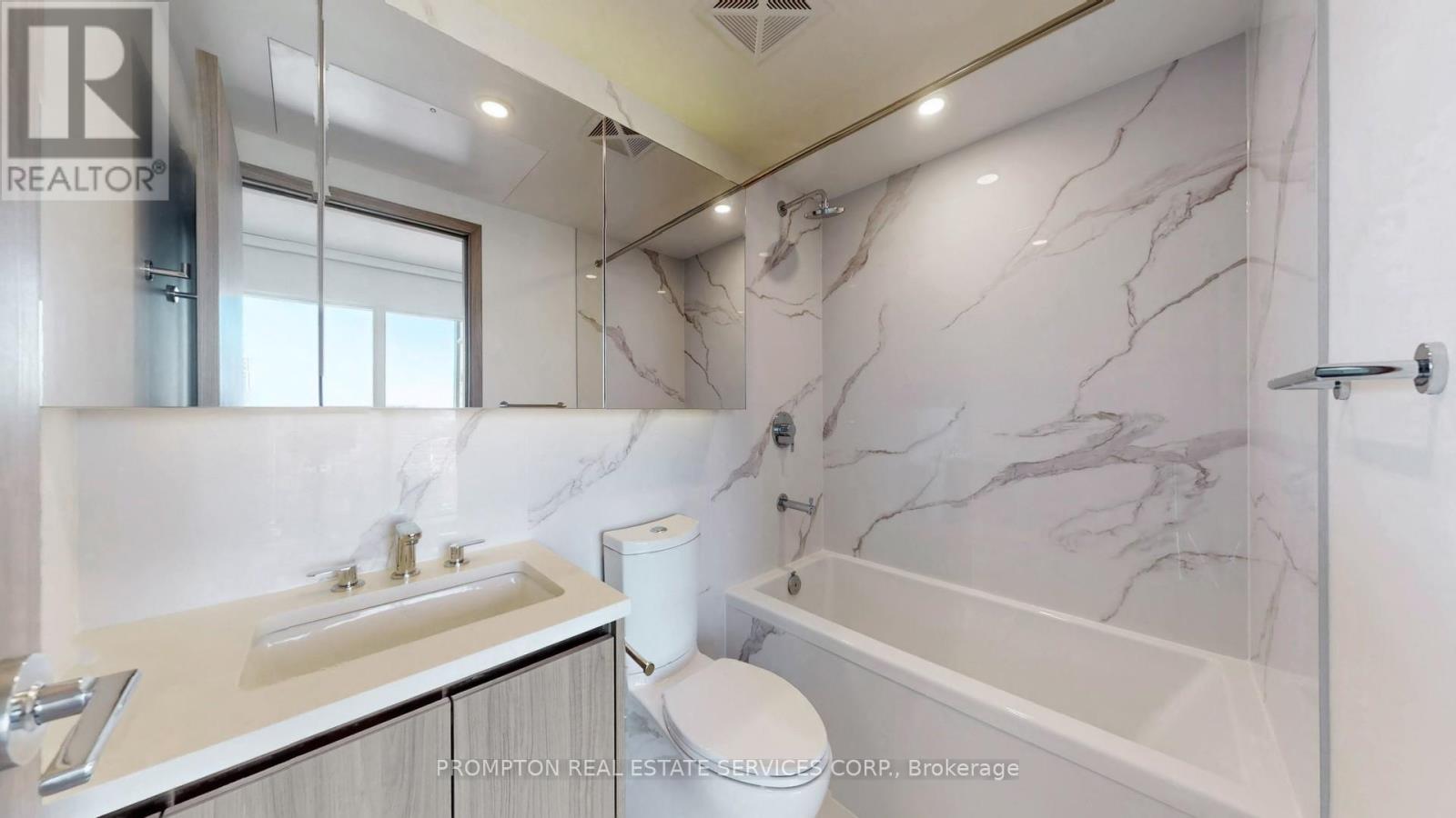 4303 - 1 Concord Cityplace Way, Toronto, Ontario  M5V 0X3 - Photo 21 - C12832534