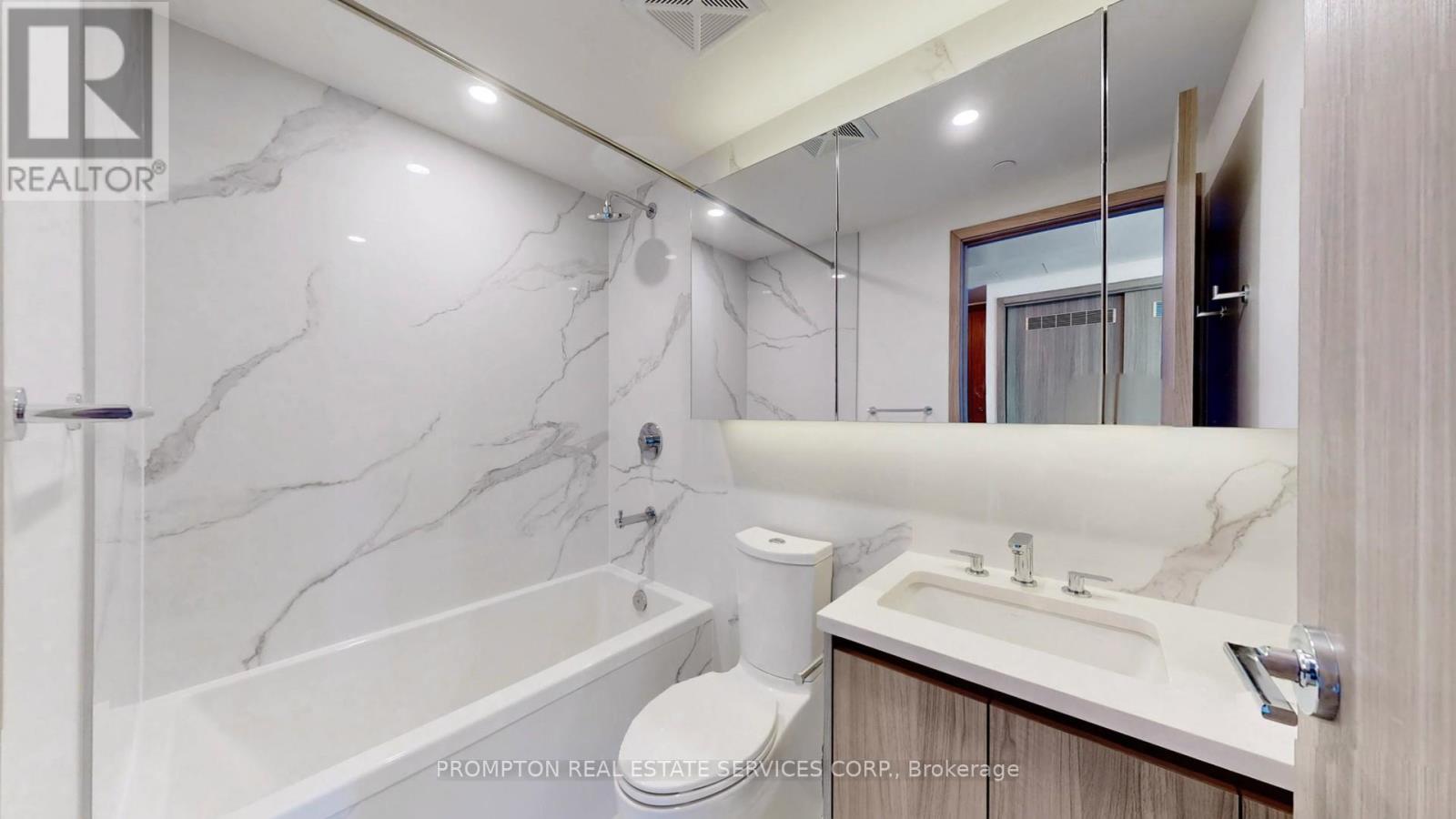 4303 - 1 Concord Cityplace Way, Toronto, Ontario  M5V 0X3 - Photo 25 - C12832534