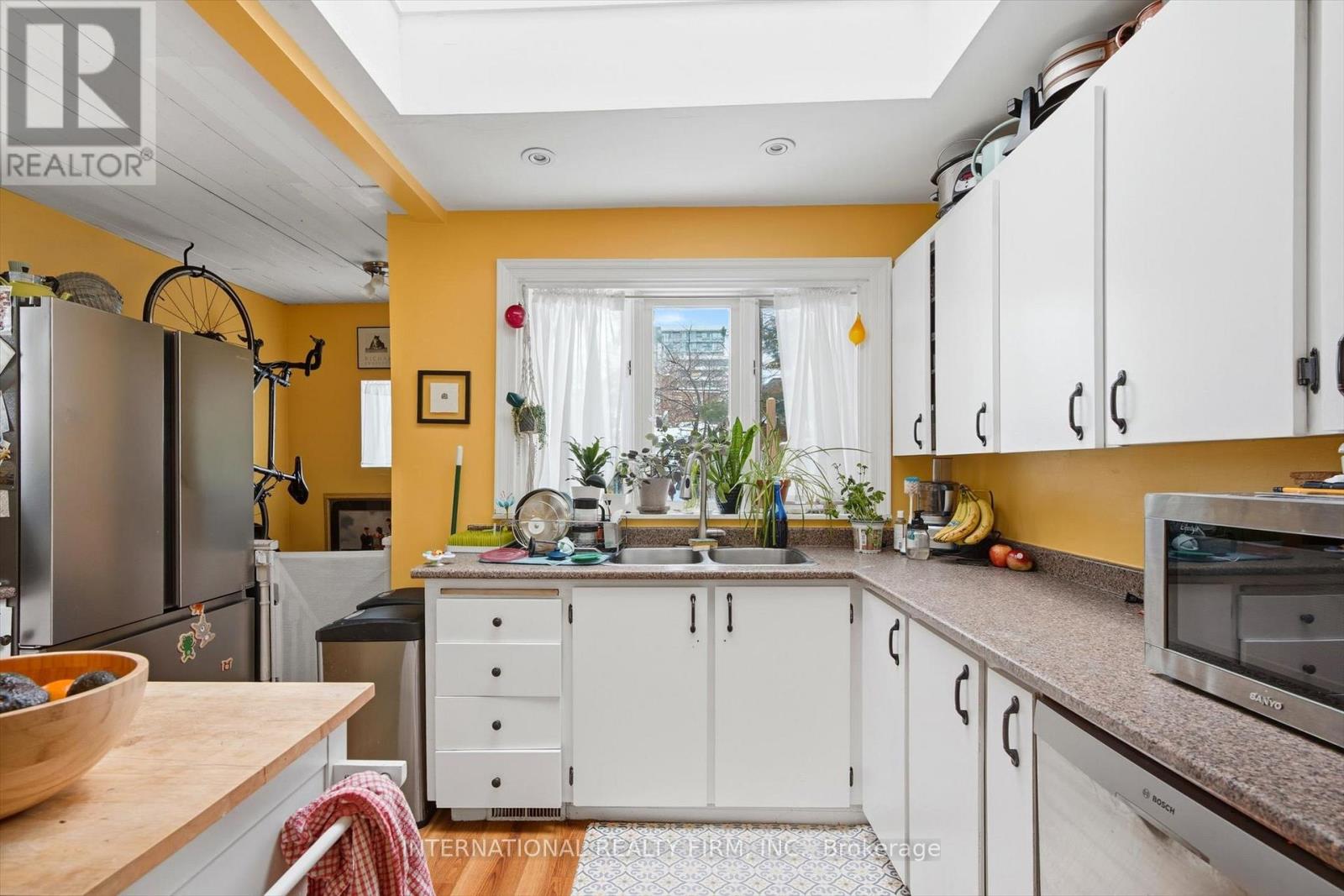 116 Merrill Avenue E, Toronto, Ontario  M4C 1C9 - Photo 10 - E12832504