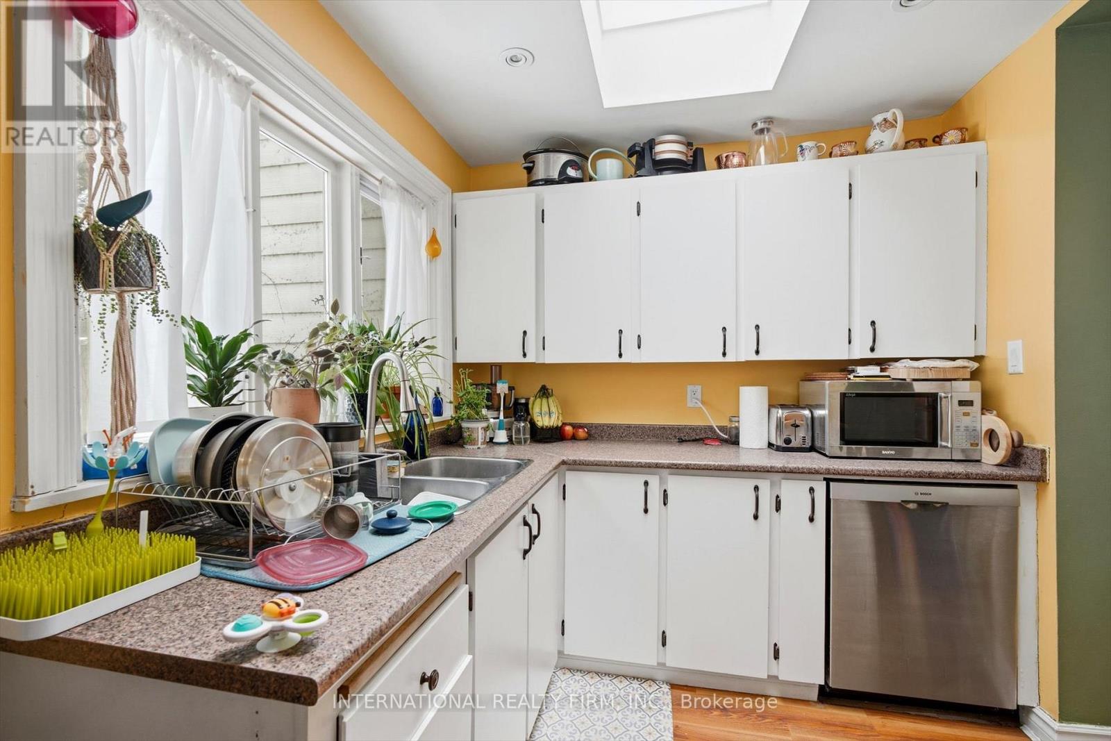 116 Merrill Avenue E, Toronto, Ontario  M4C 1C9 - Photo 13 - E12832504