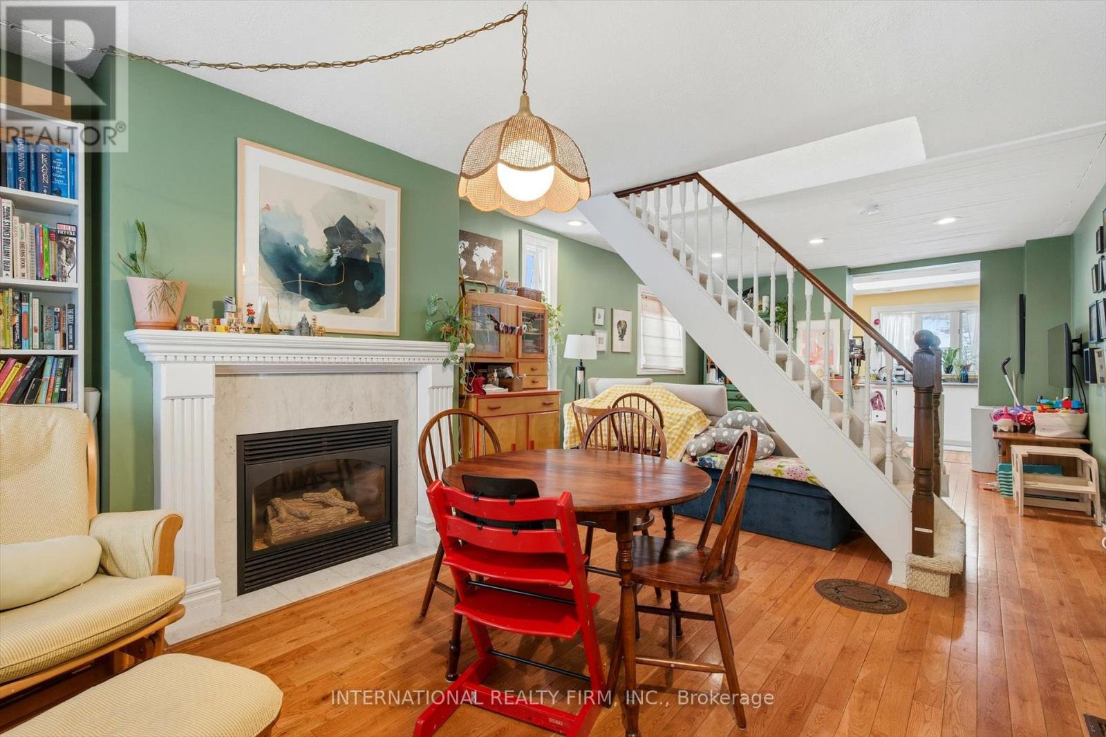 116 Merrill Avenue E, Toronto, Ontario  M4C 1C9 - Photo 5 - E12832504