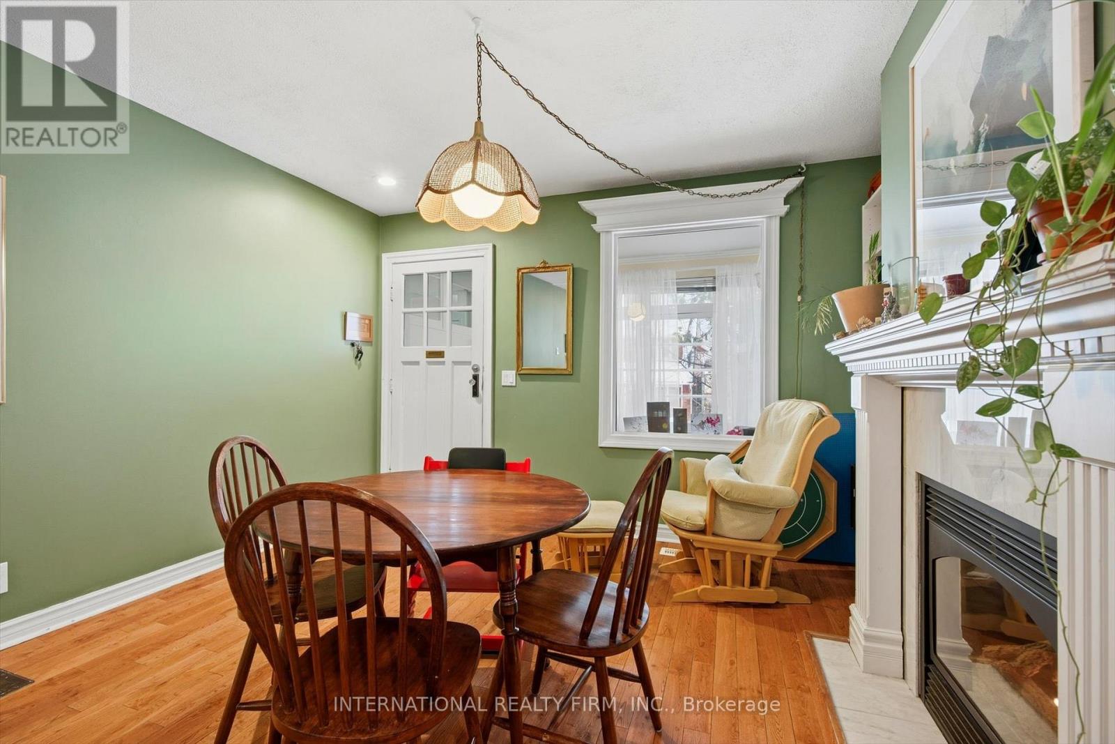 116 Merrill Avenue E, Toronto, Ontario  M4C 1C9 - Photo 7 - E12832504