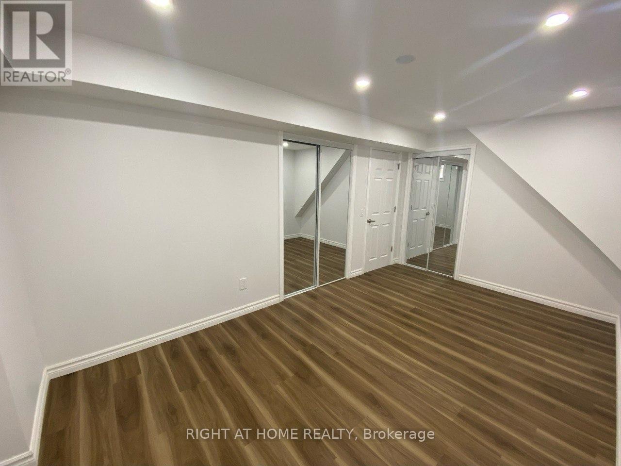 6 Pheasant ( Basement) Drive, Richmond Hill, Ontario  L4E 3S9 - Photo 12 - N12832502