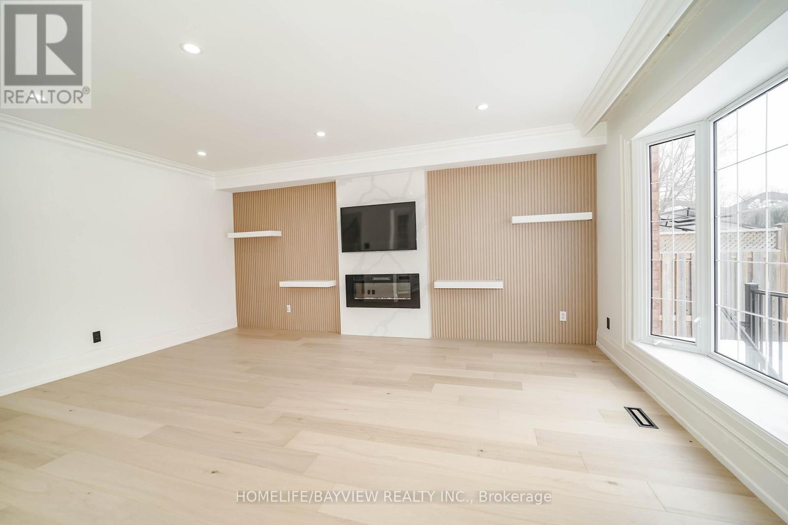 39 Shaftsbury Avenue, Richmond Hill, Ontario  L4C 9K3 - Photo 11 - N12832538