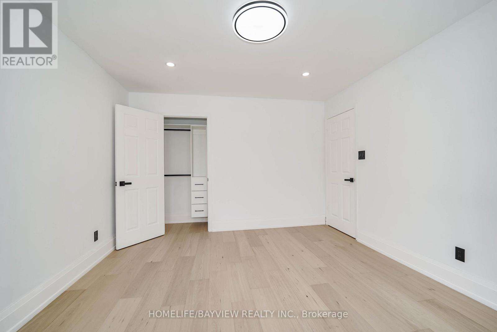 39 Shaftsbury Avenue, Richmond Hill, Ontario  L4C 9K3 - Photo 19 - N12832538