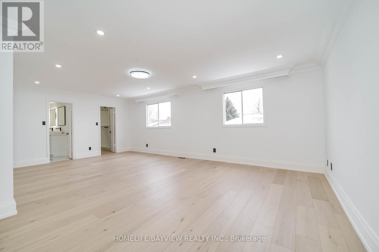 39 Shaftsbury Avenue, Richmond Hill, Ontario  L4C 9K3 - Photo 21 - N12832538