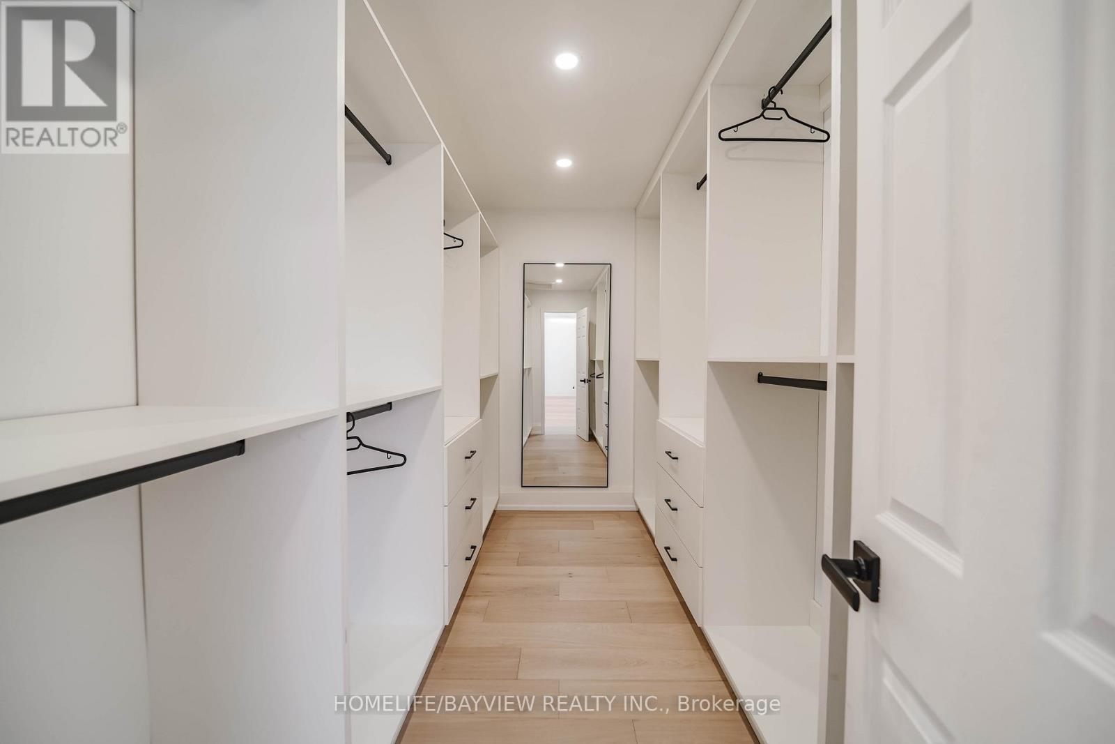 39 Shaftsbury Avenue, Richmond Hill, Ontario  L4C 9K3 - Photo 22 - N12832538