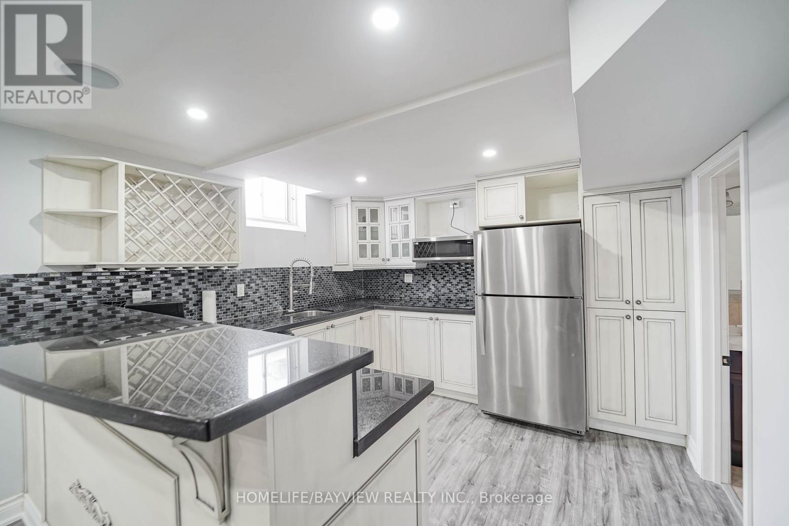 39 Shaftsbury Avenue, Richmond Hill, Ontario  L4C 9K3 - Photo 28 - N12832538